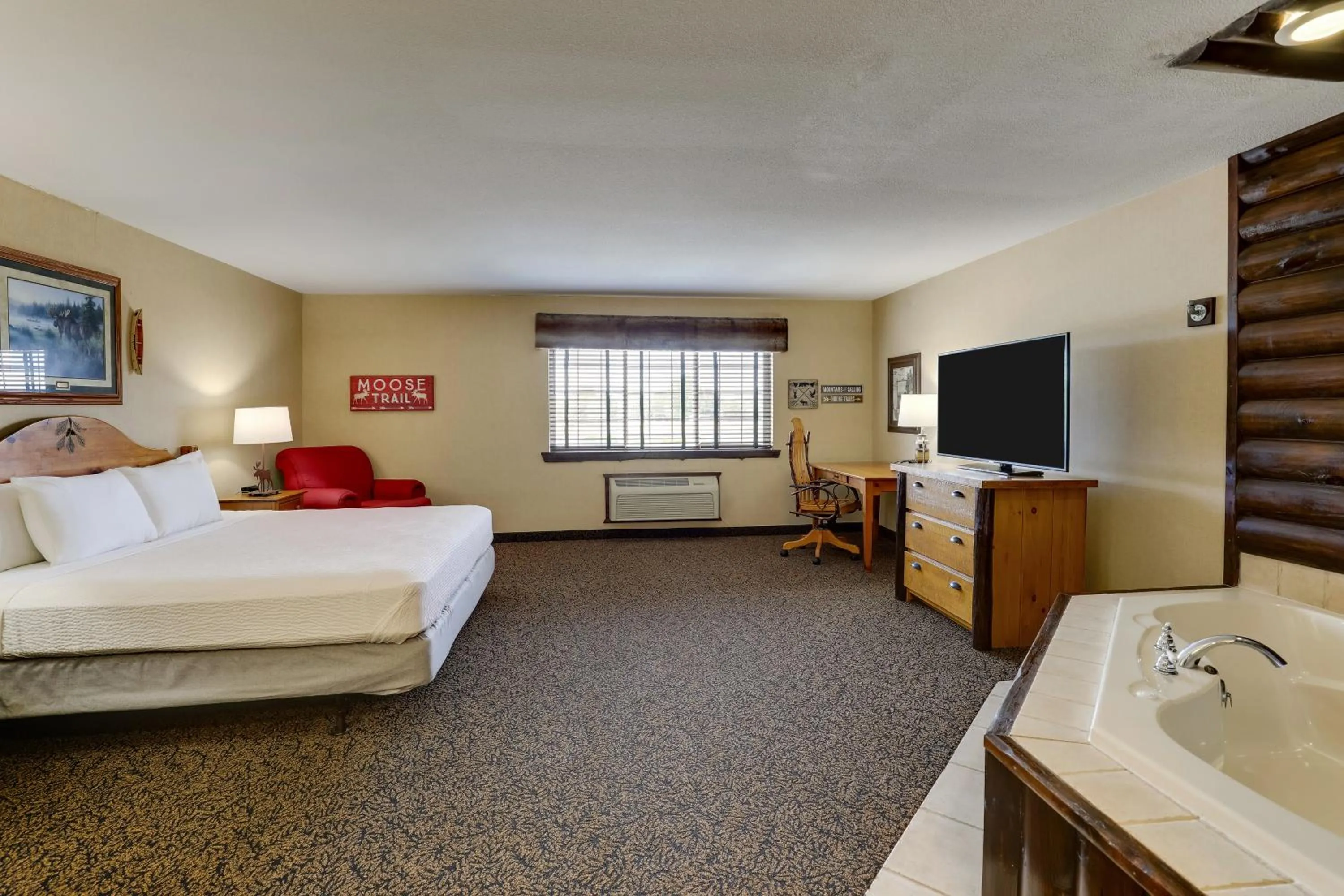 Photo of the whole room, Bed in Stoney Creek Hotel Columbia