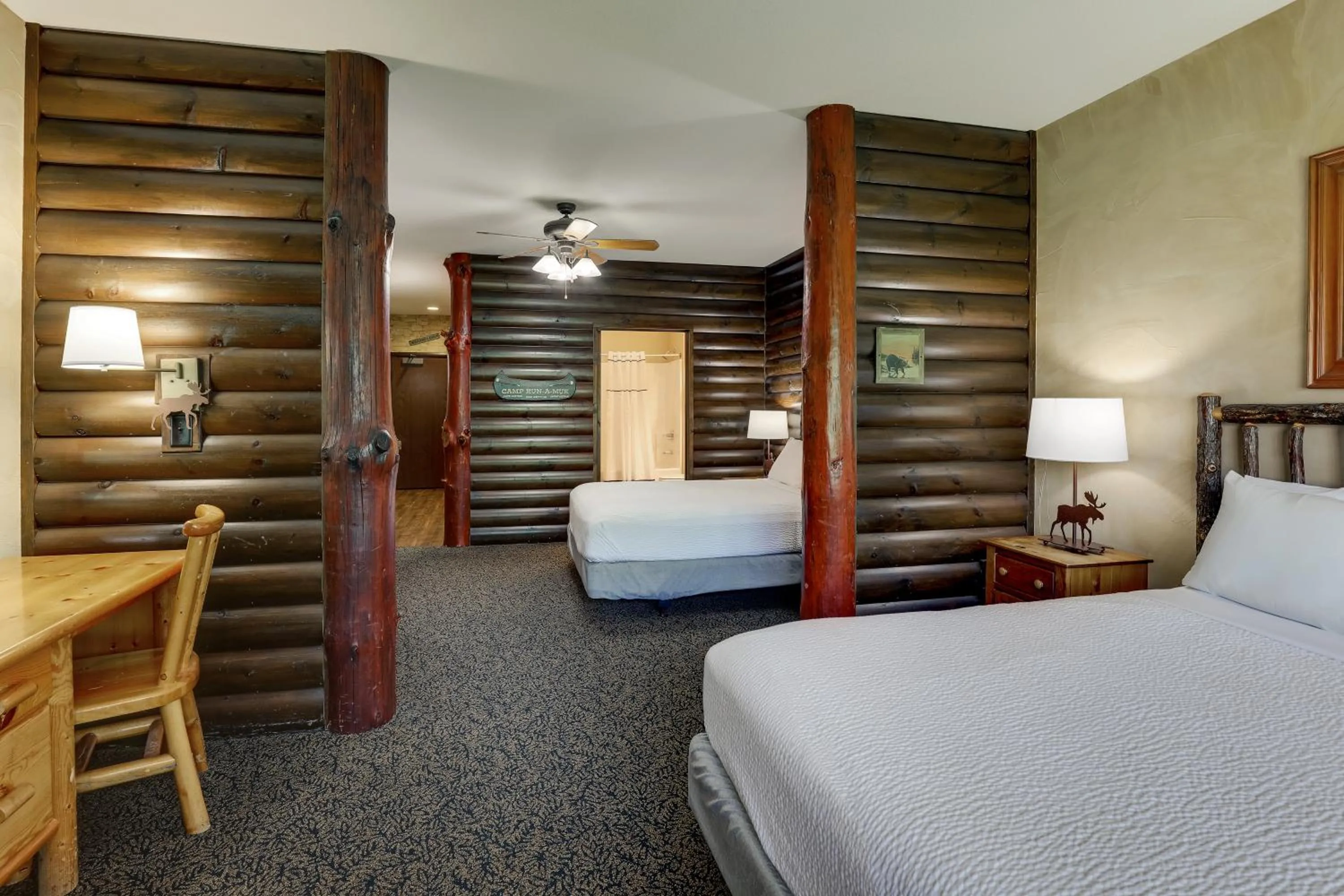 Bed in Stoney Creek Hotel Columbia