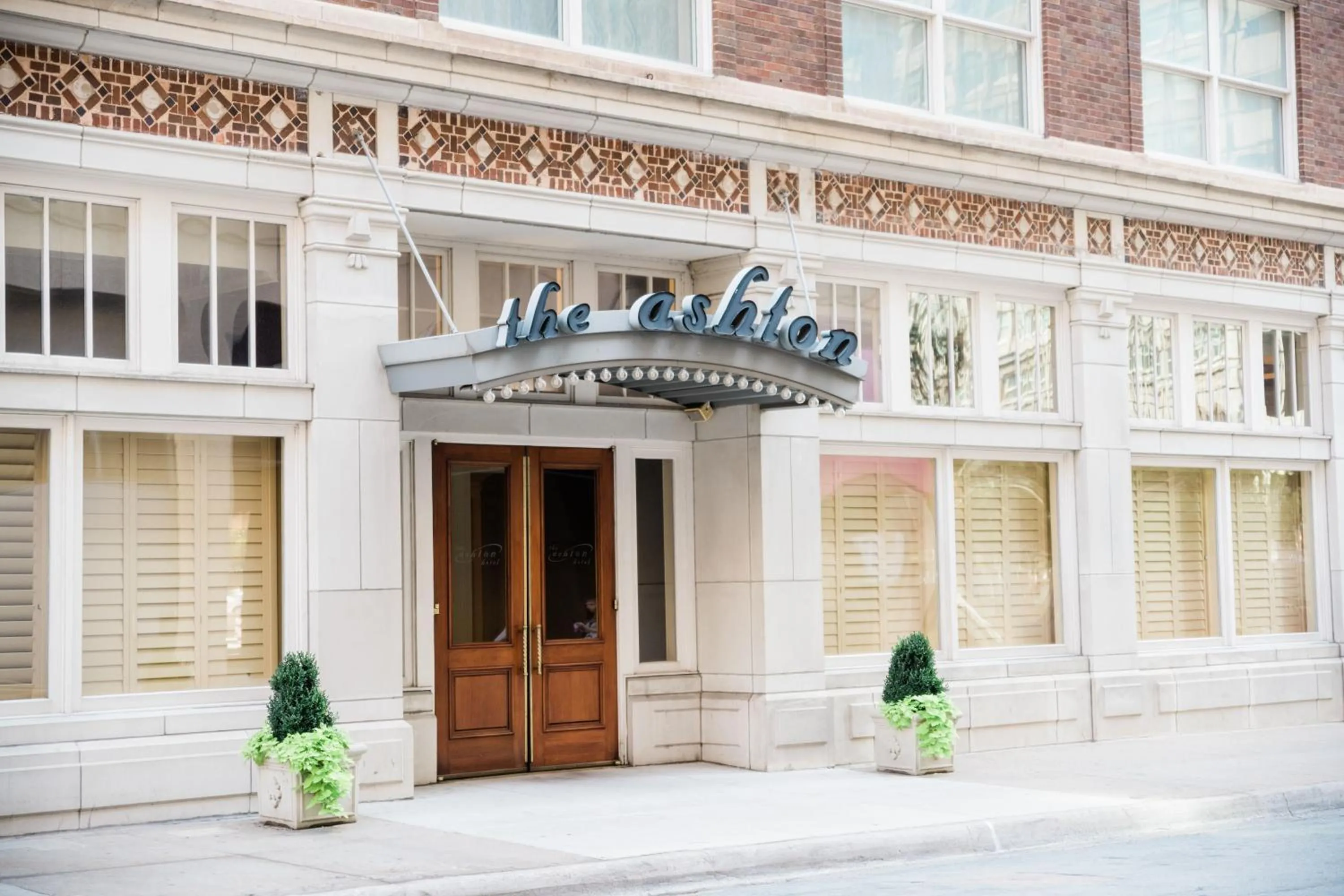 Facade/entrance in The Ashton Hotel