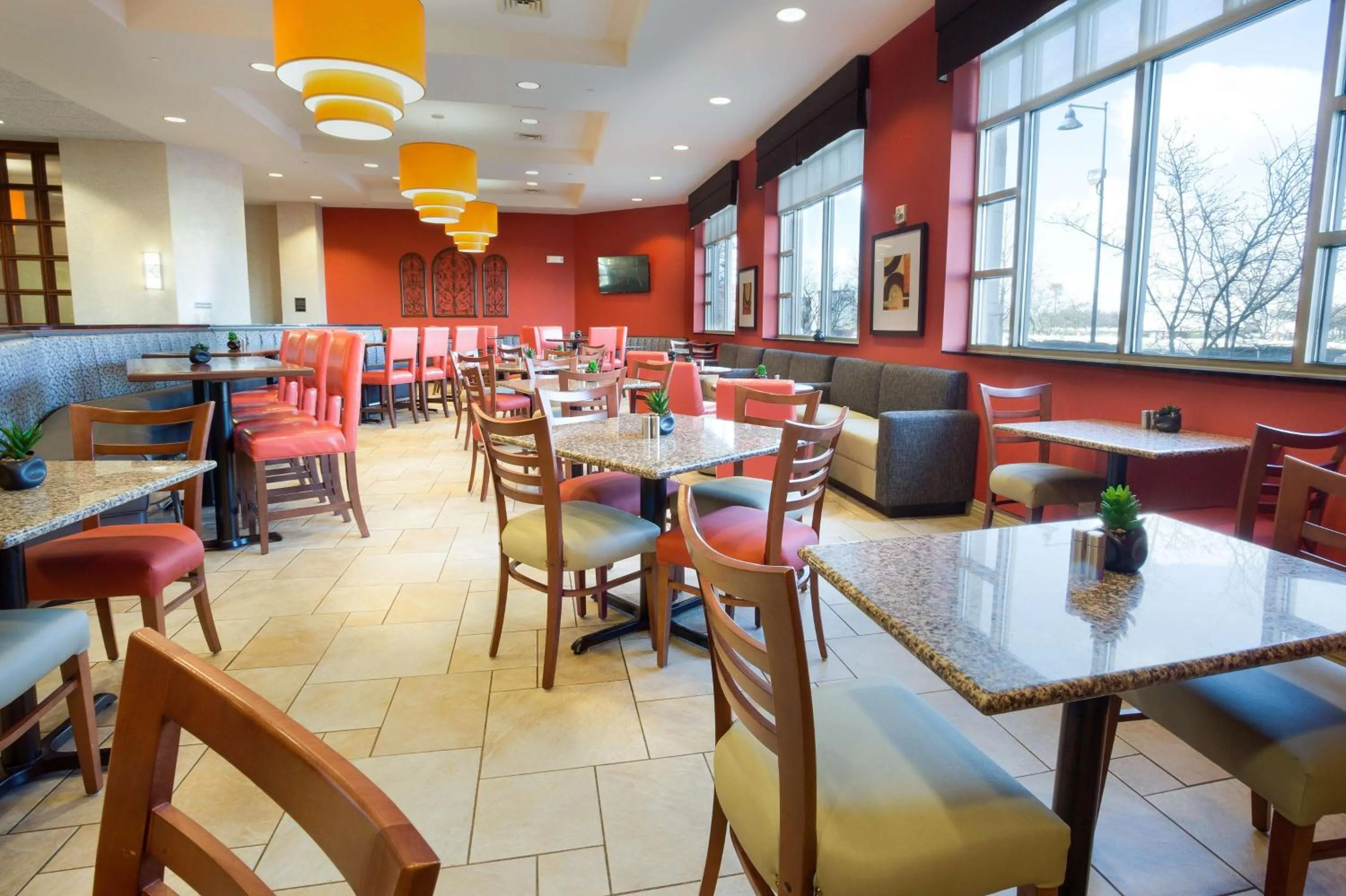 Restaurant/places to eat in Drury Inn & Suites Columbus Grove City
