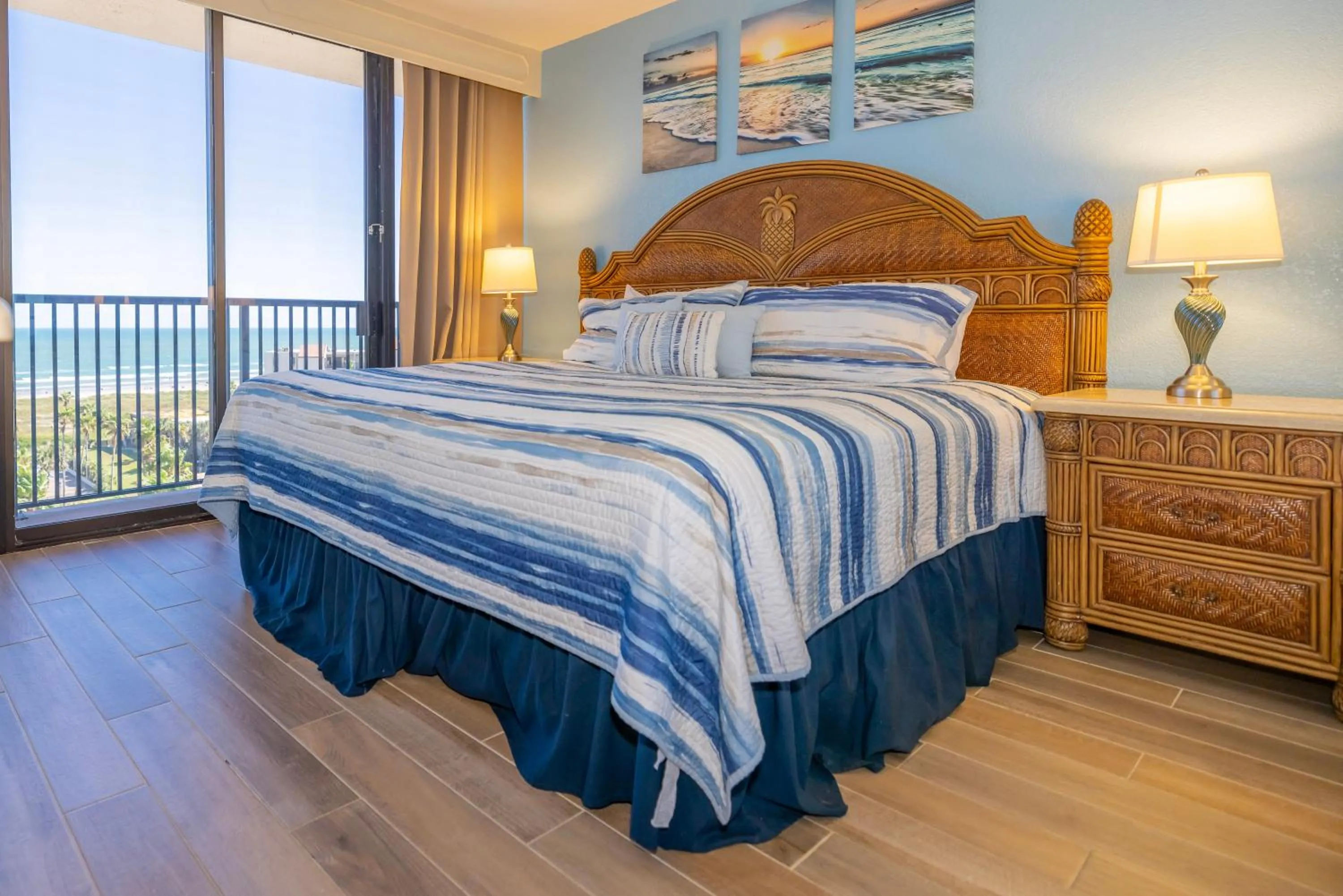 Bedroom, Bed in Isla Grand Beach Resort