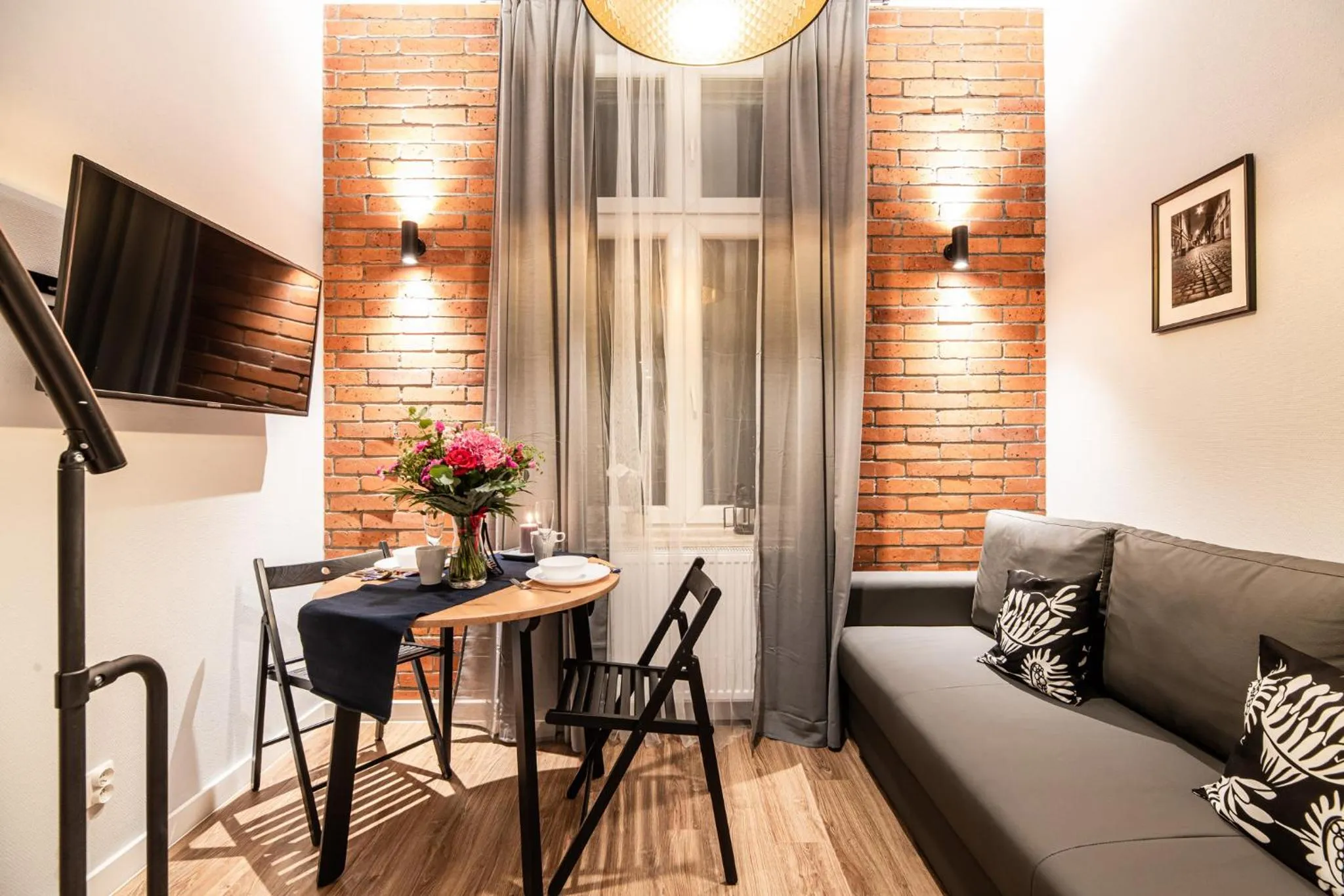 Living room in Lubomirskiego 23 Residence - great location, 10 min to Main Square by foot, right next to Main Rail and Bus Station