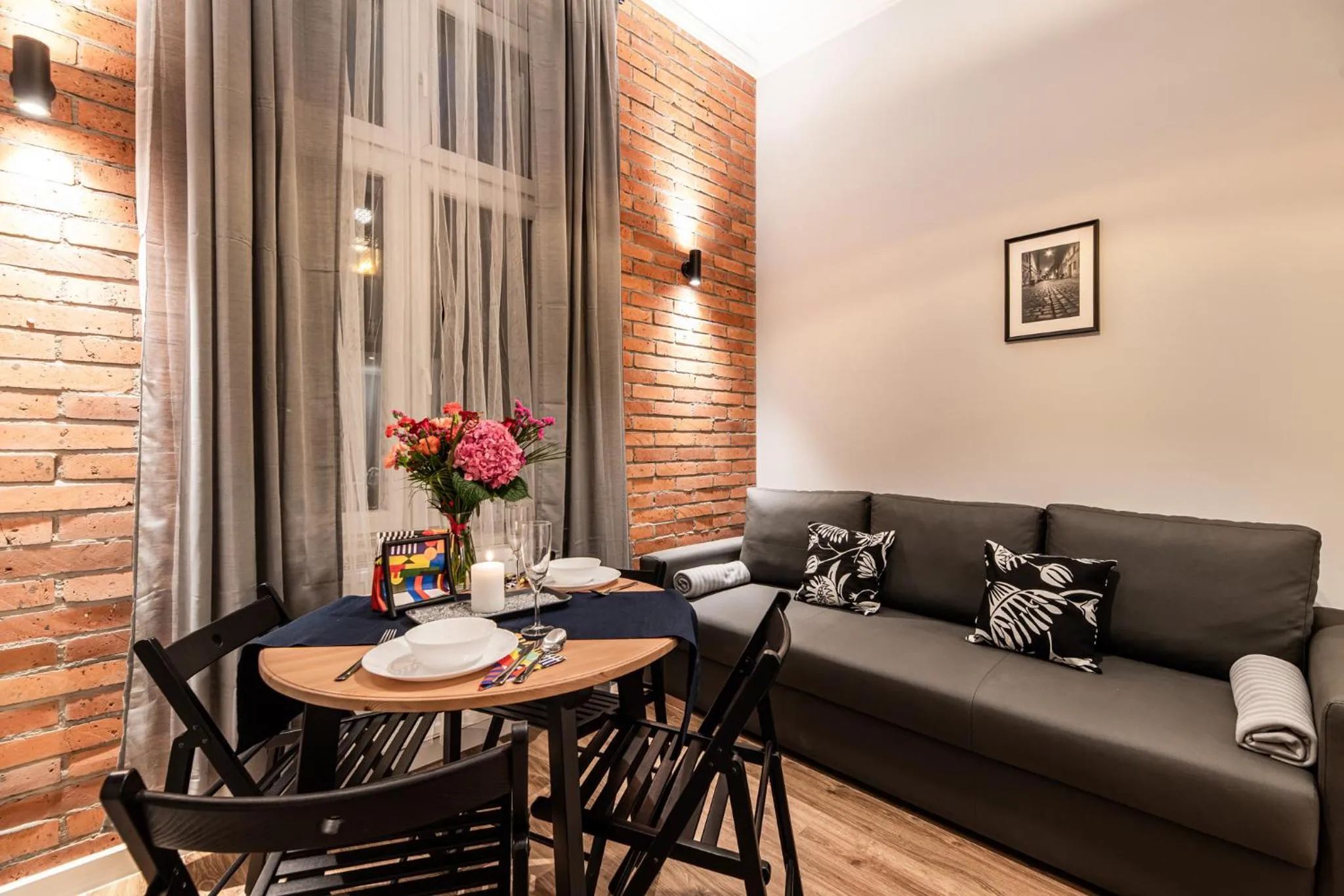 Living room in Lubomirskiego 23 Residence - great location, 10 min to Main Square by foot, right next to Main Rail and Bus Station