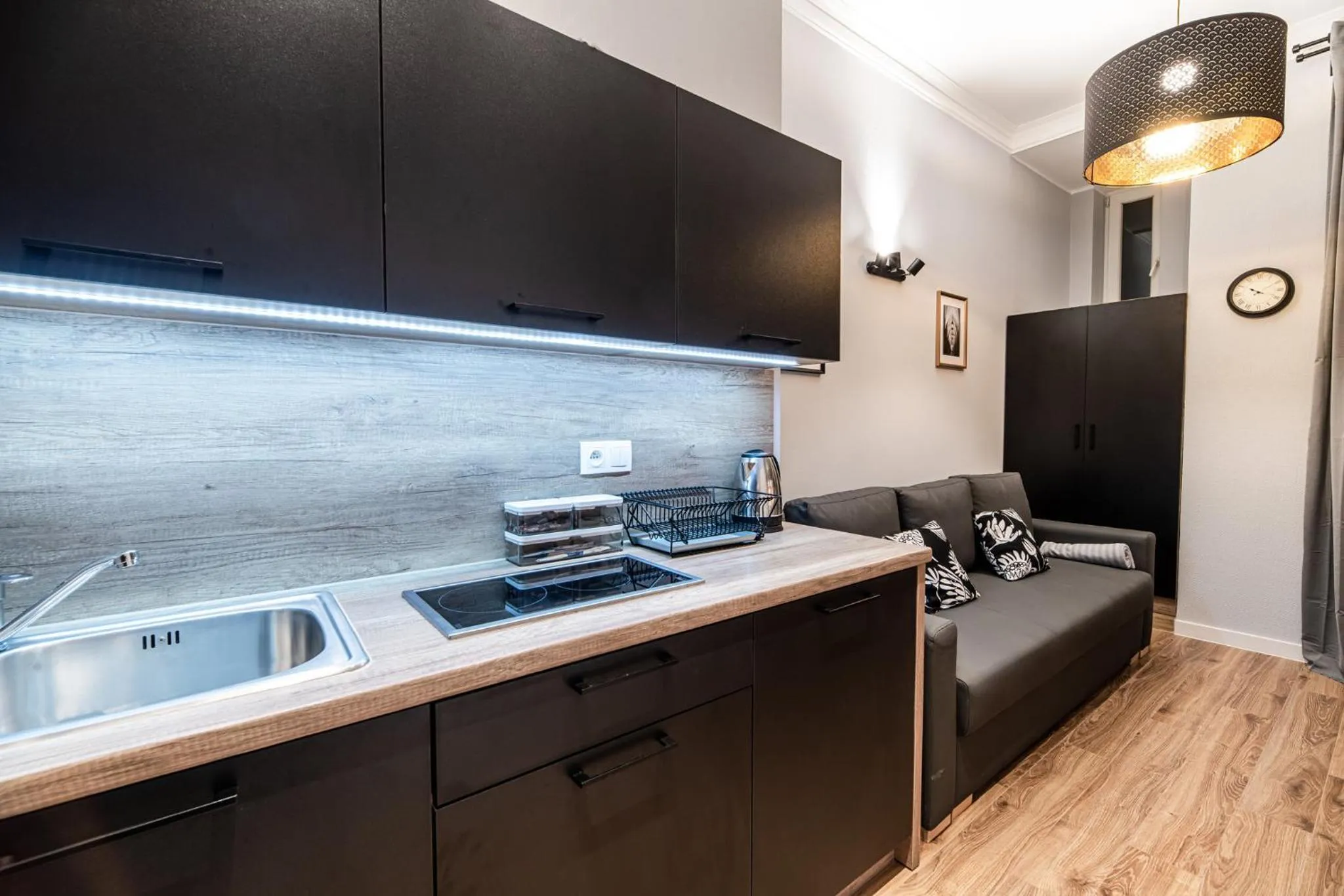 Kitchen or kitchenette in Lubomirskiego 23 Residence - great location, 10 min to Main Square by foot, right next to Main Rail and Bus Station