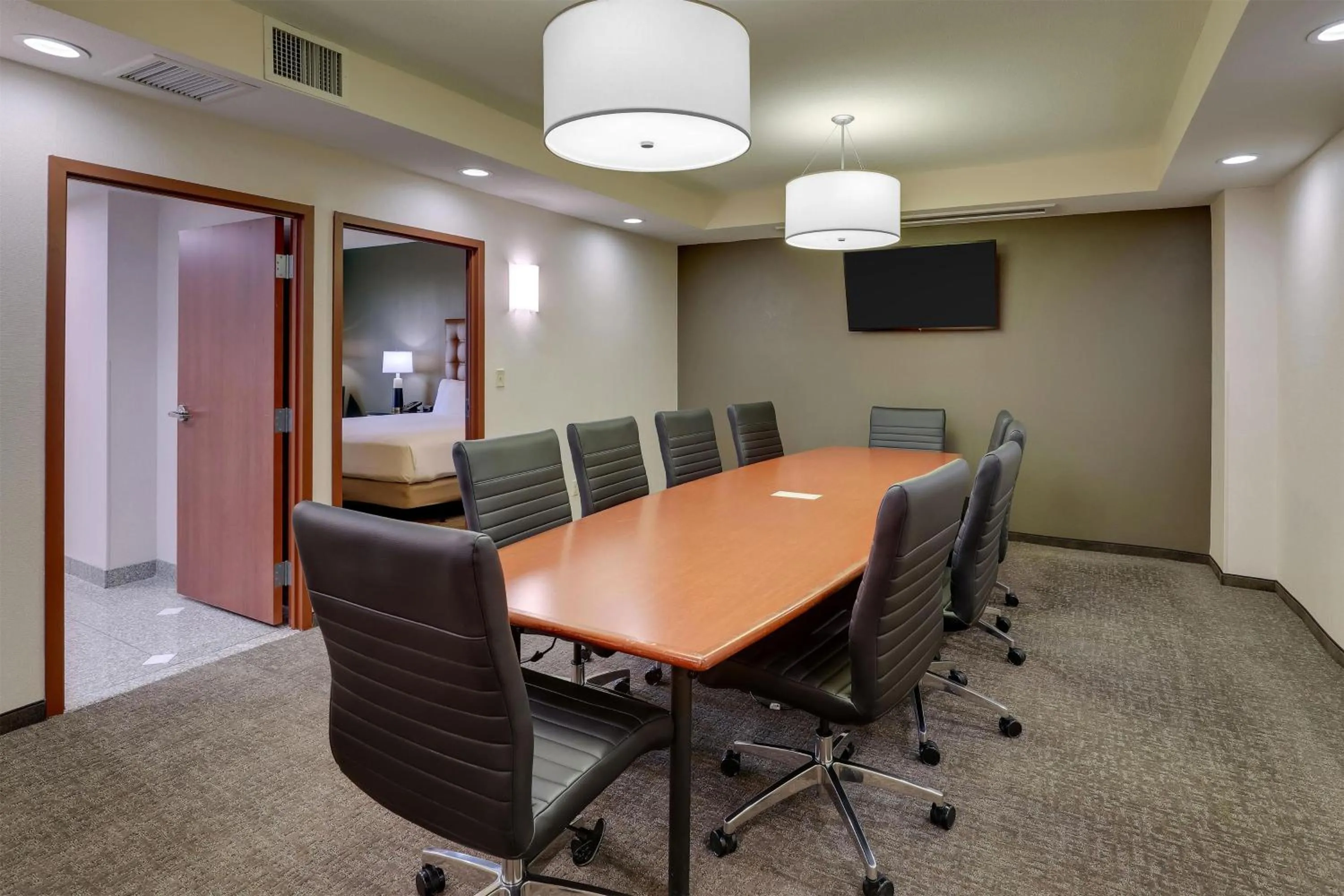 Bedroom in Drury Inn & Suites Dayton North