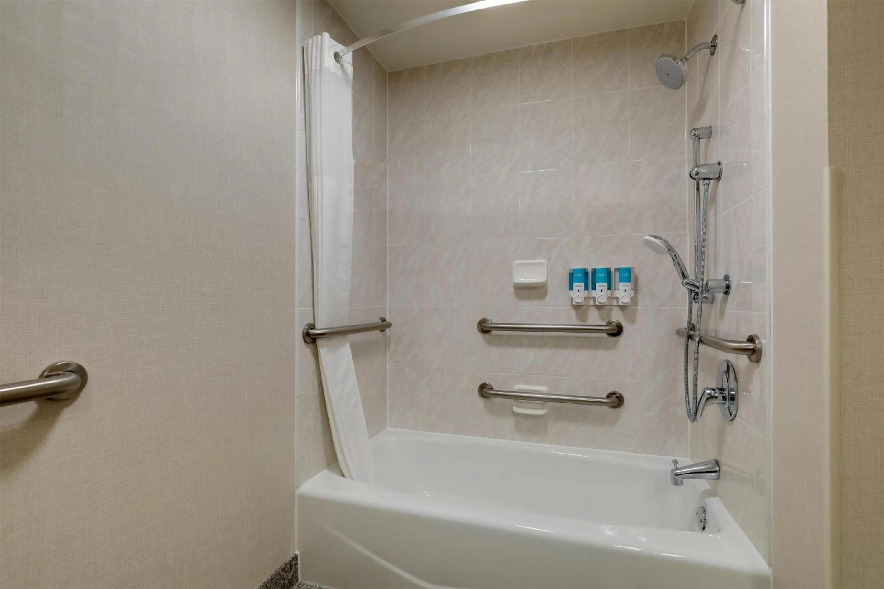 Bathroom in Drury Inn & Suites Dayton North