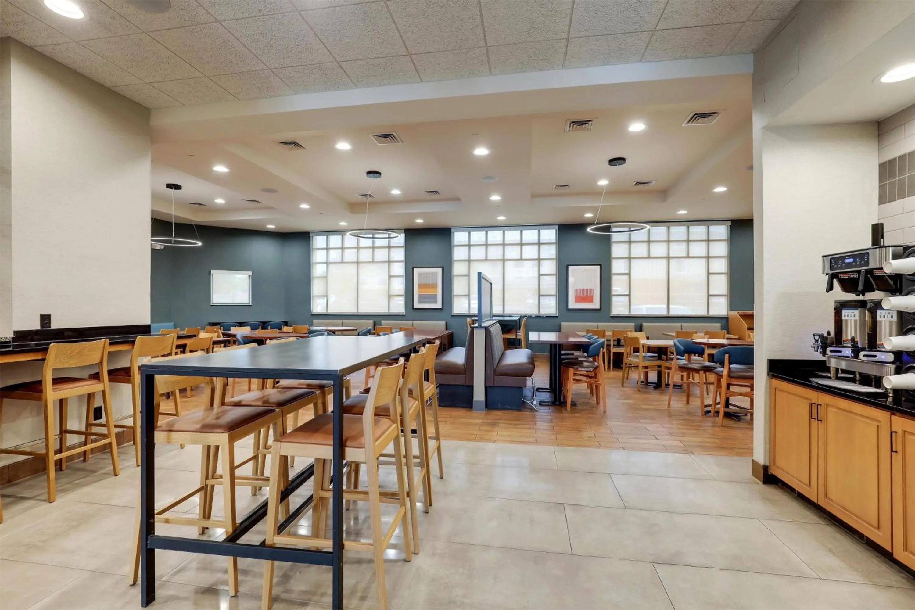 Breakfast in Drury Inn & Suites Dayton North