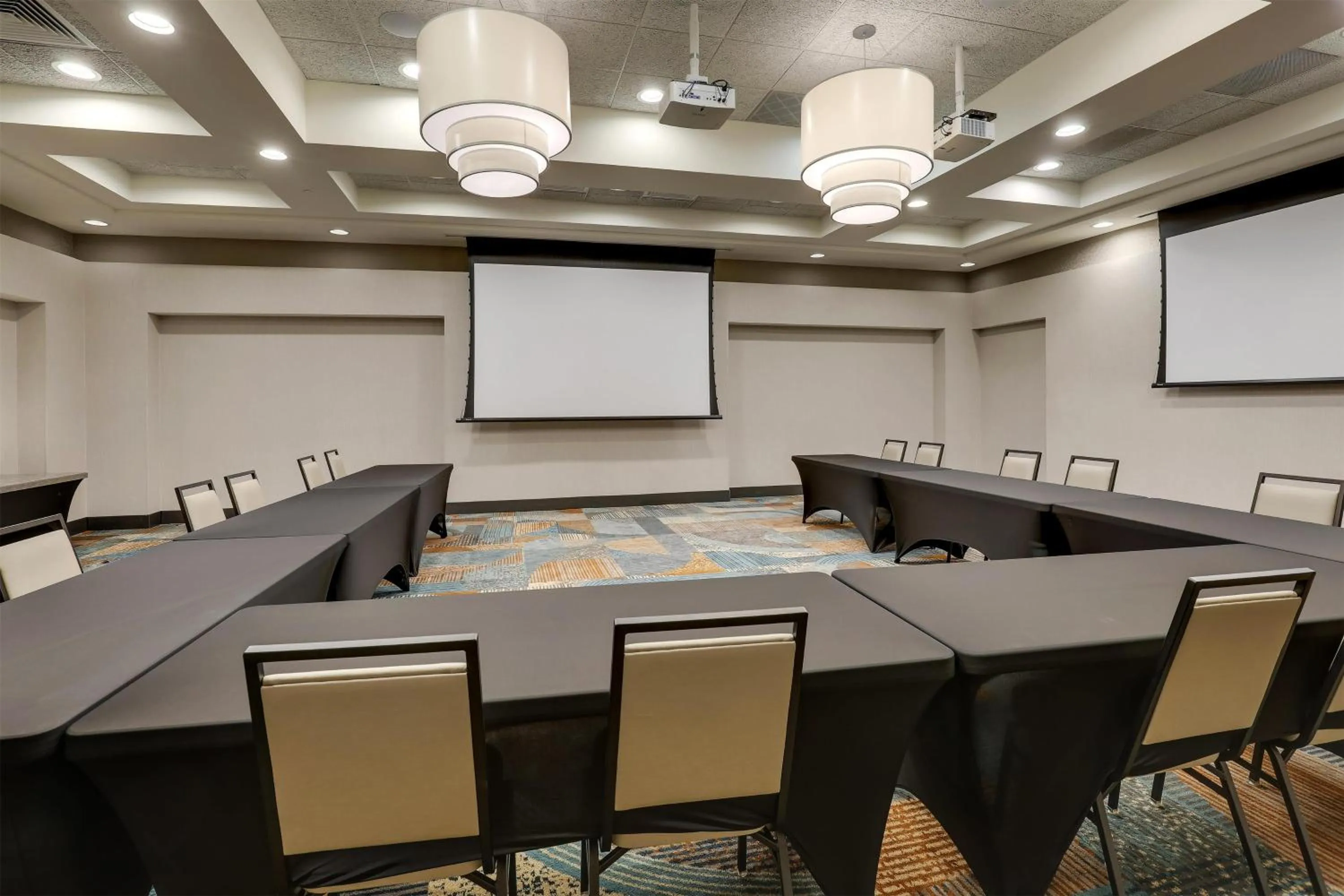 Meeting/conference room in Drury Inn & Suites Dayton North