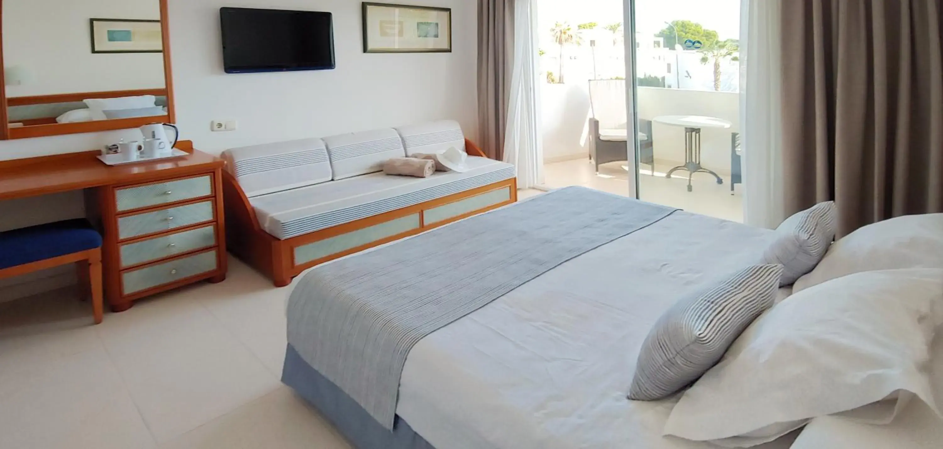 Photo of the whole room, Bed in Hotel Rocamarina - Adults Only Photo of the whole room, Bed in Hotel Rocamarina - Adults Only