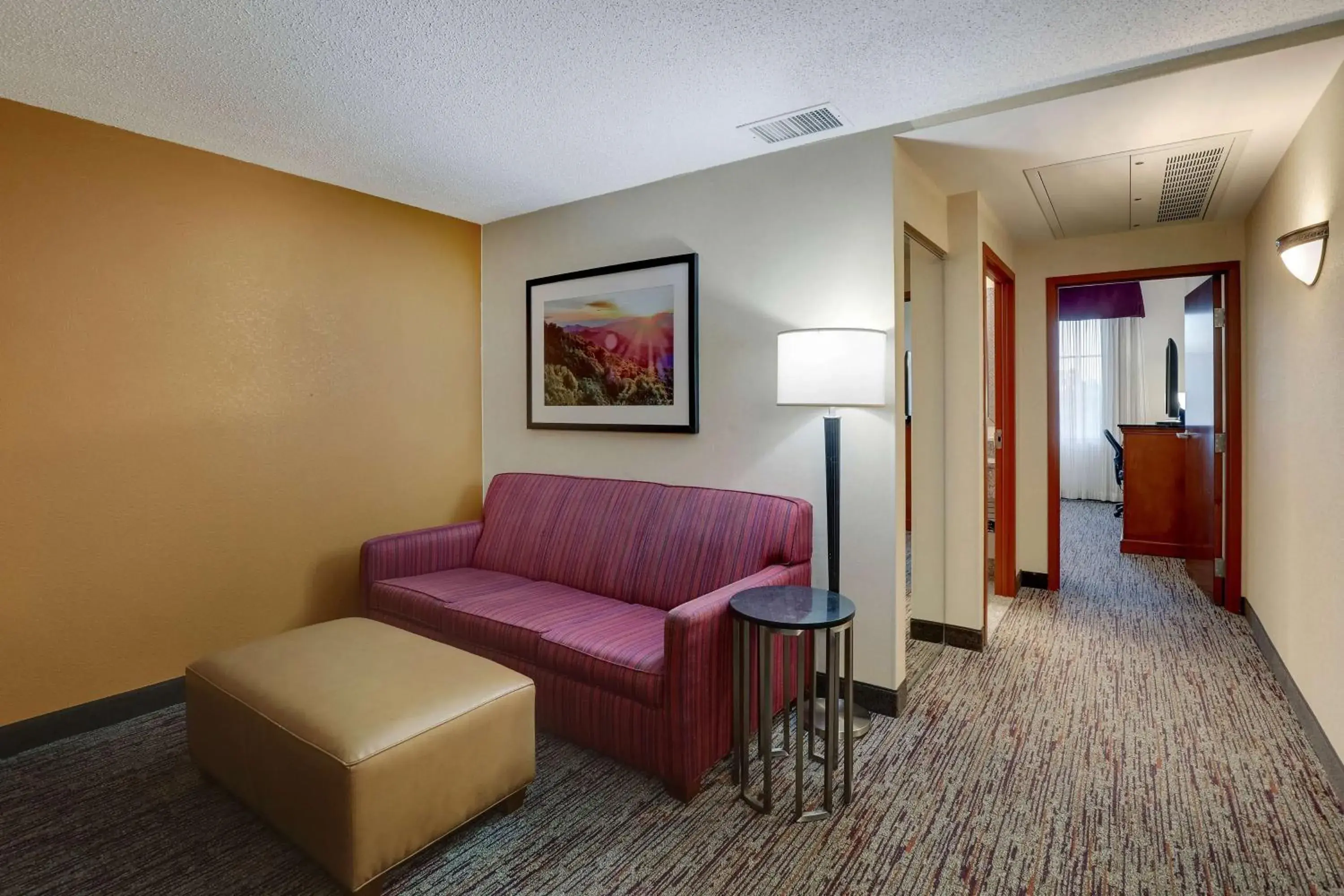 Deluxe King Room with Sofa Bed in Drury Inn & Suites Charlotte Northlake Deluxe King Room with Sofa Bed in Drury Inn & Suites Charlotte Northlake