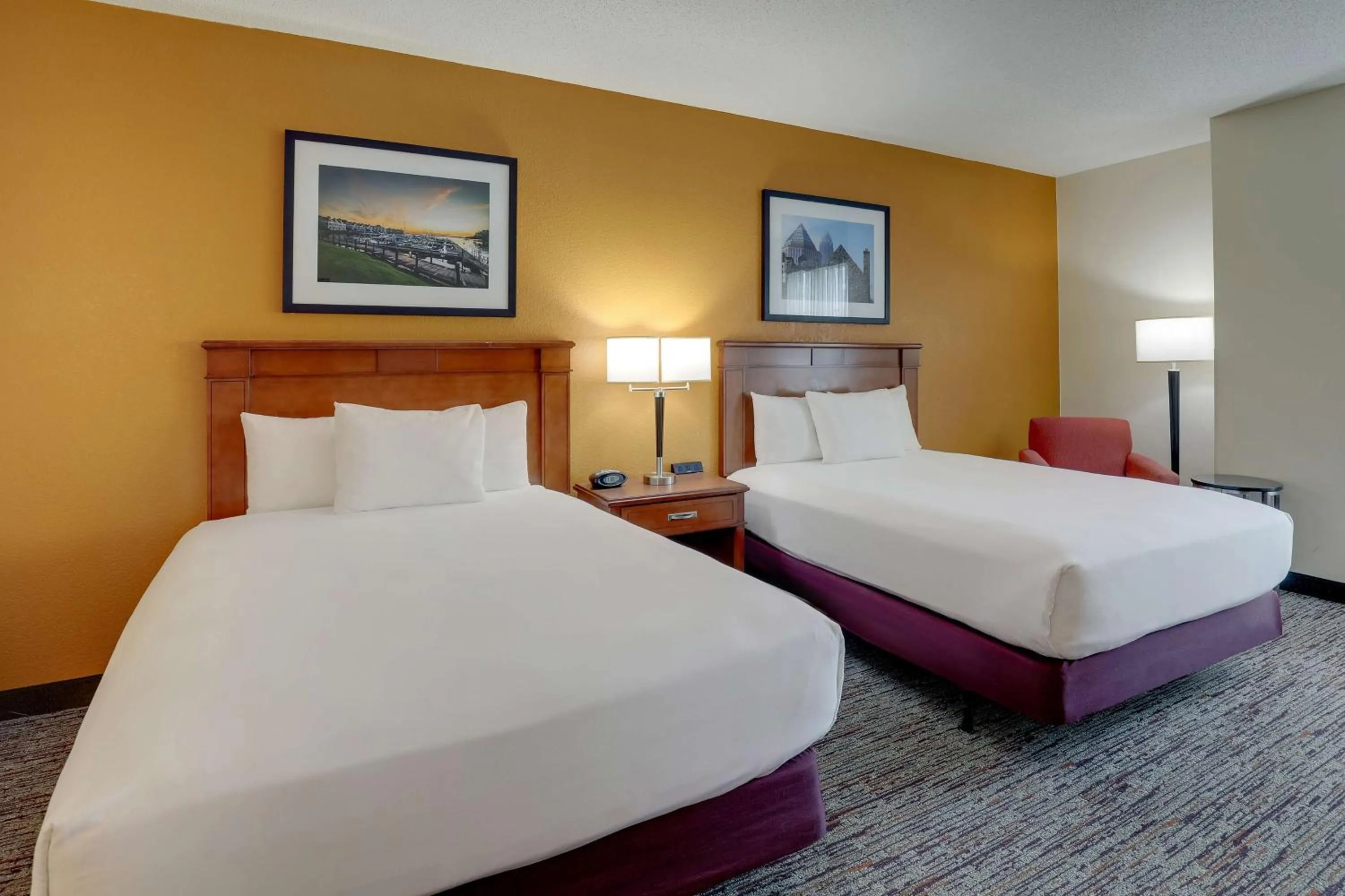 Bedroom, Bed in Drury Inn & Suites Charlotte Northlake