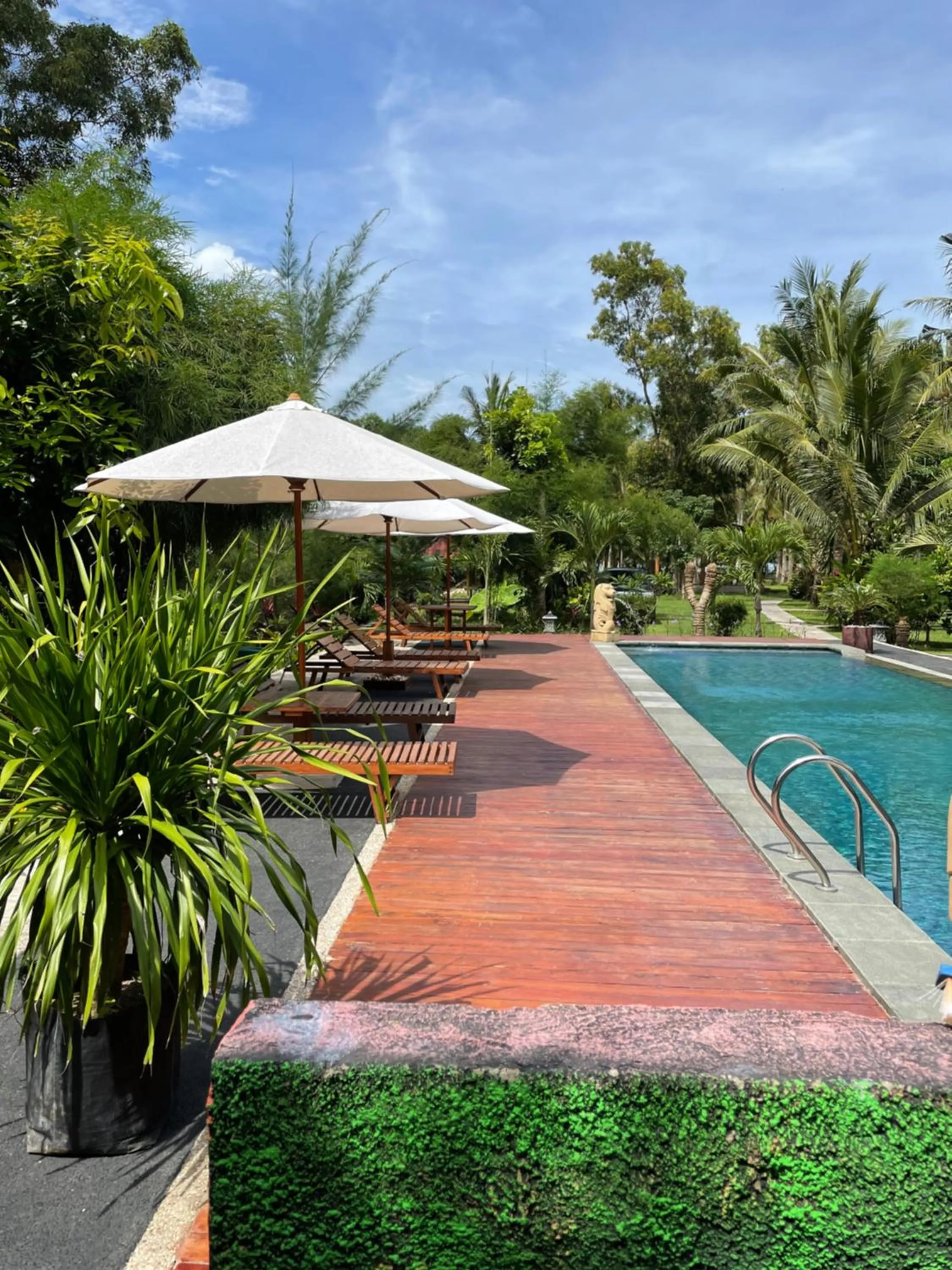 Red island villas