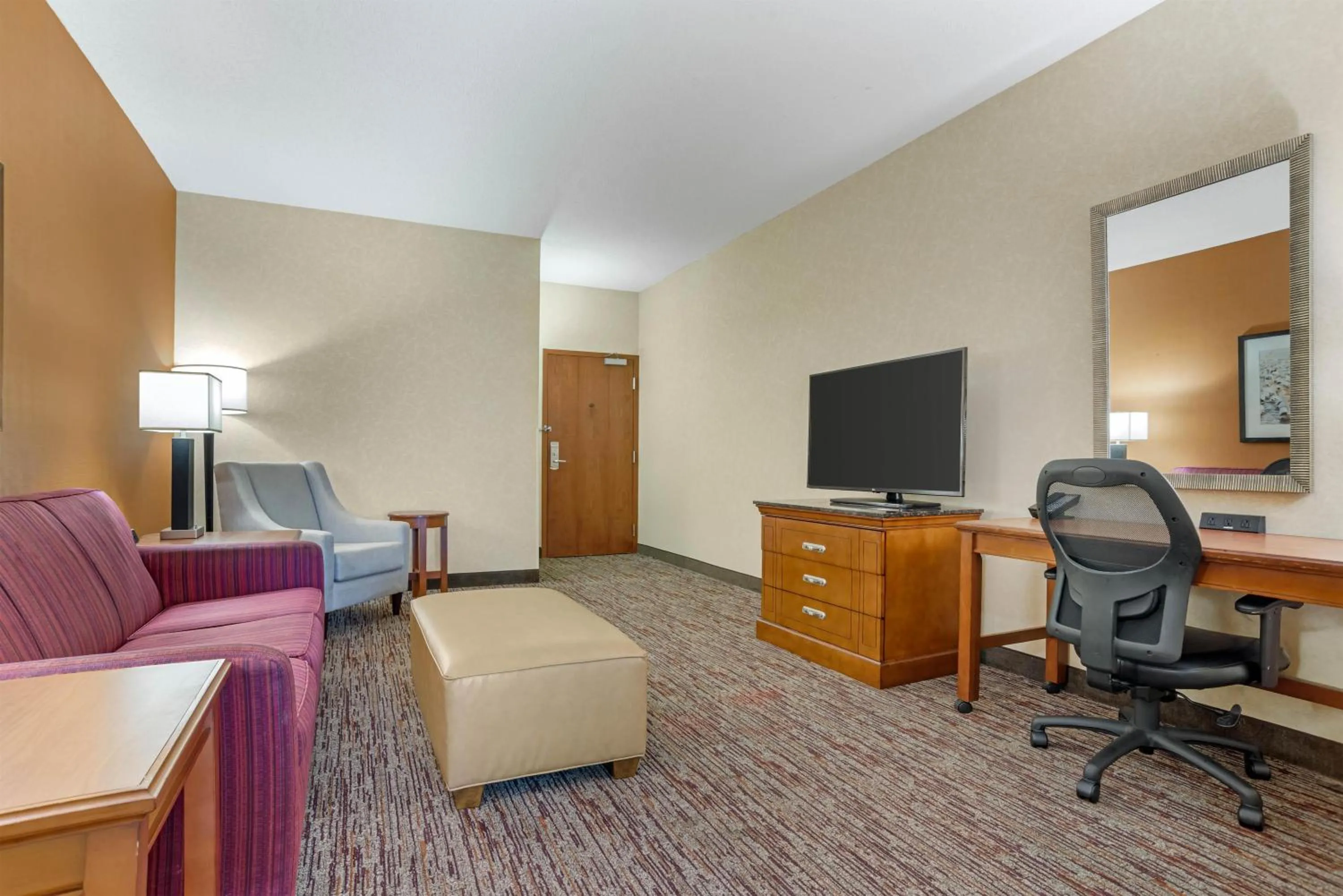 Bedroom in Drury Inn & Suites Baton Rouge