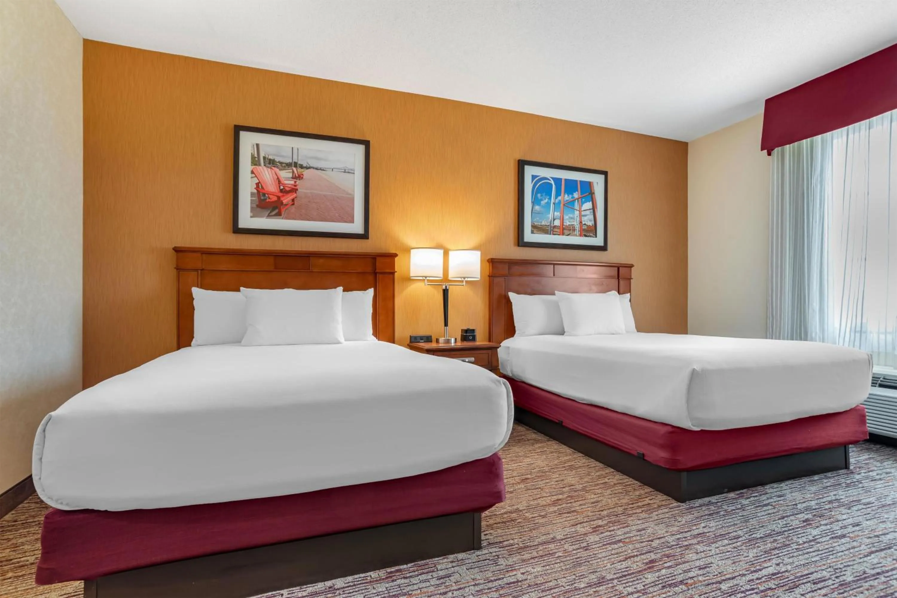 Bedroom, Bed in Drury Inn & Suites Baton Rouge