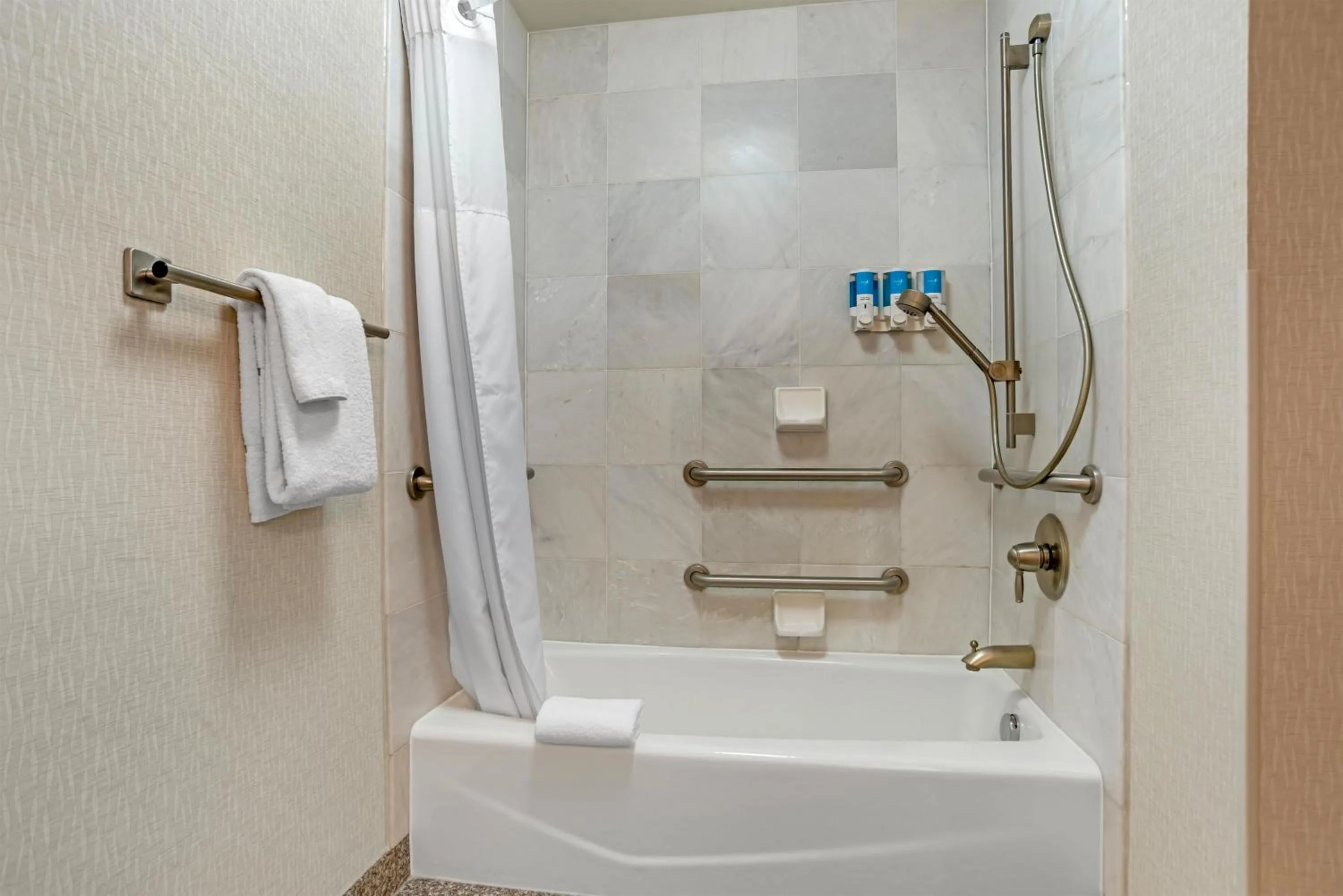 Bathroom in Drury Inn & Suites Baton Rouge