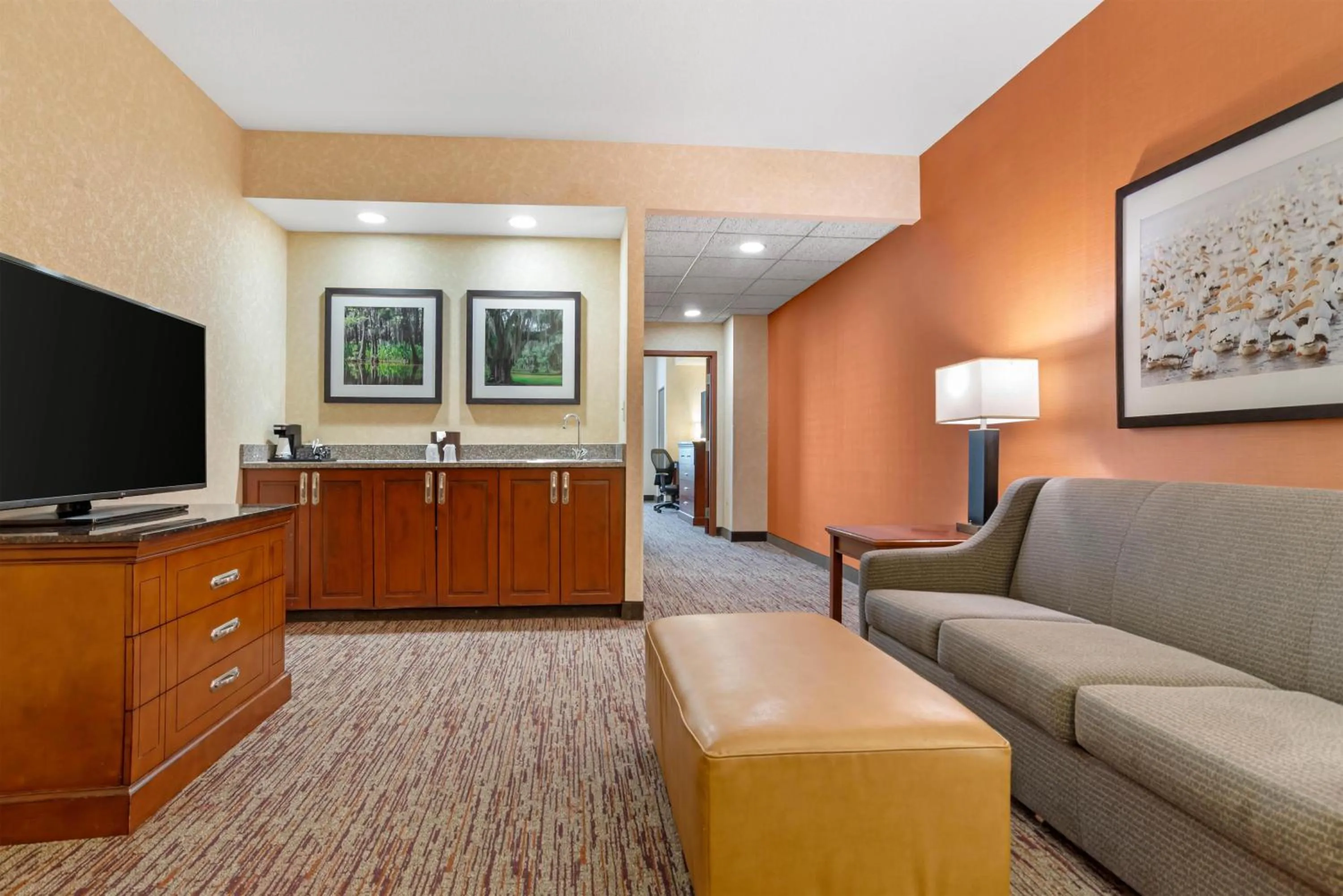 Bedroom in Drury Inn & Suites Baton Rouge