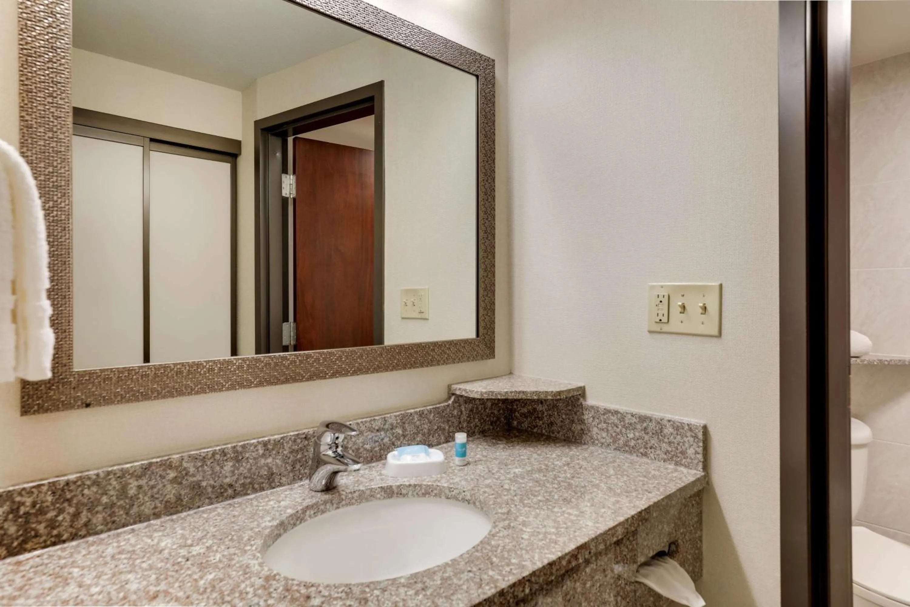 Bathroom in Drury Plaza Hotel Columbus Downtown