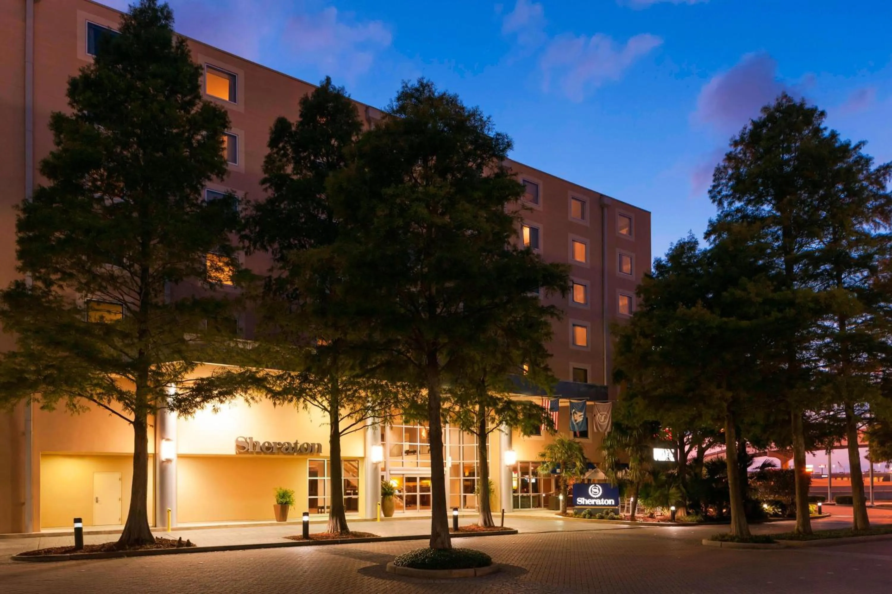 Property building in Sheraton Hotel Metairie New Orleans