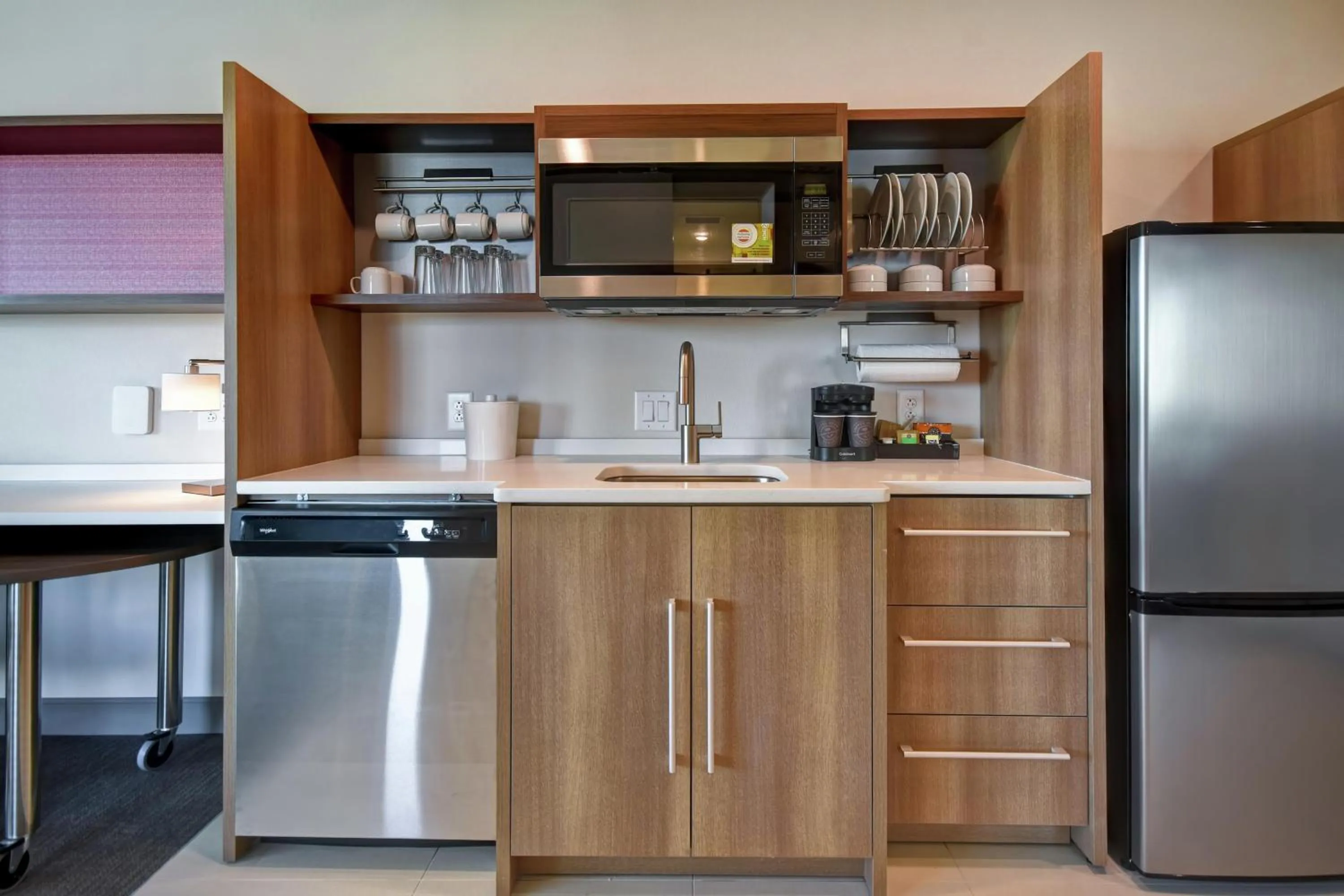 Kitchen or kitchenette in Home2 Suites By Hilton Jekyll Island