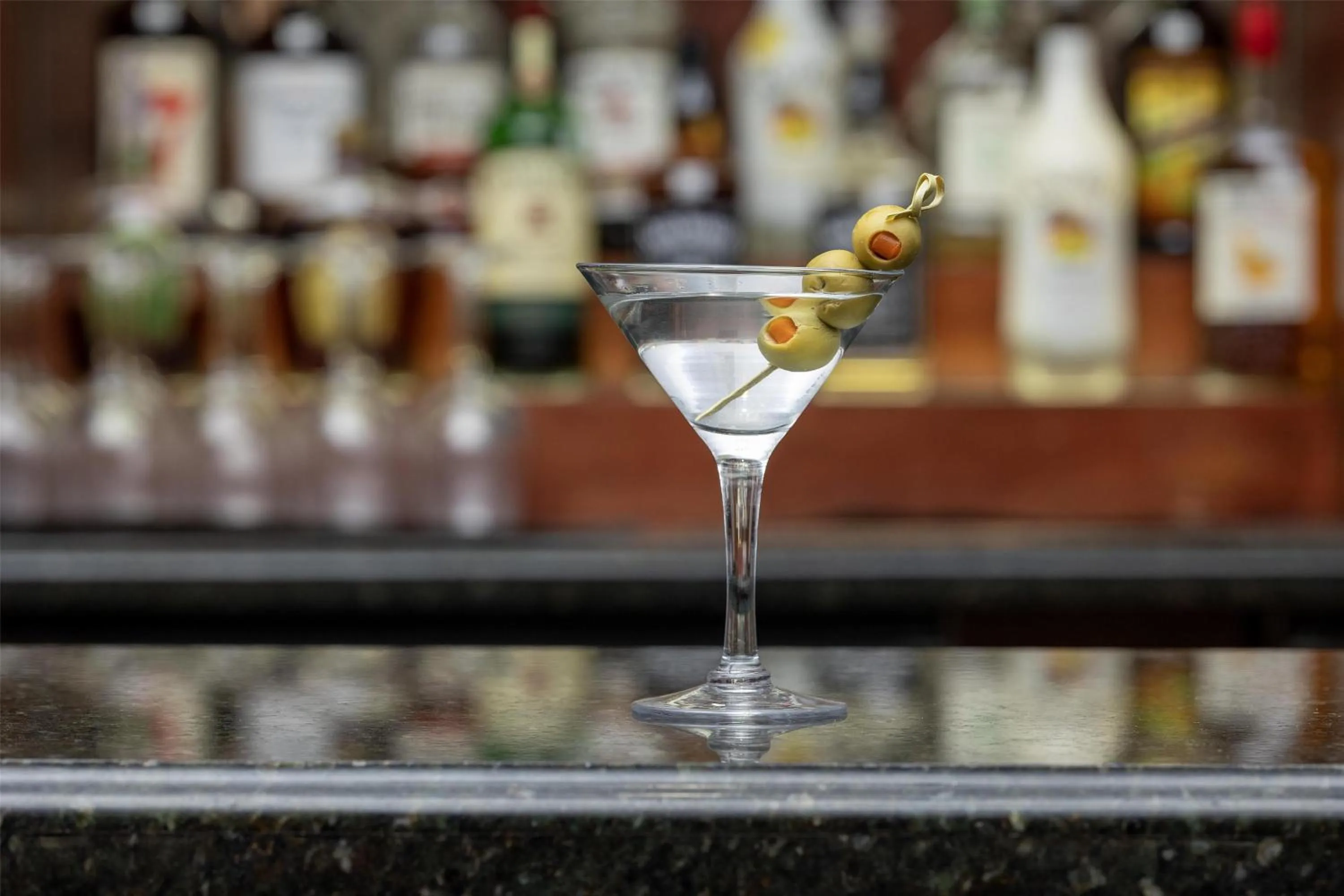 Lounge or bar in Virginia Crossings Hotel, Tapestry Collection by Hilton