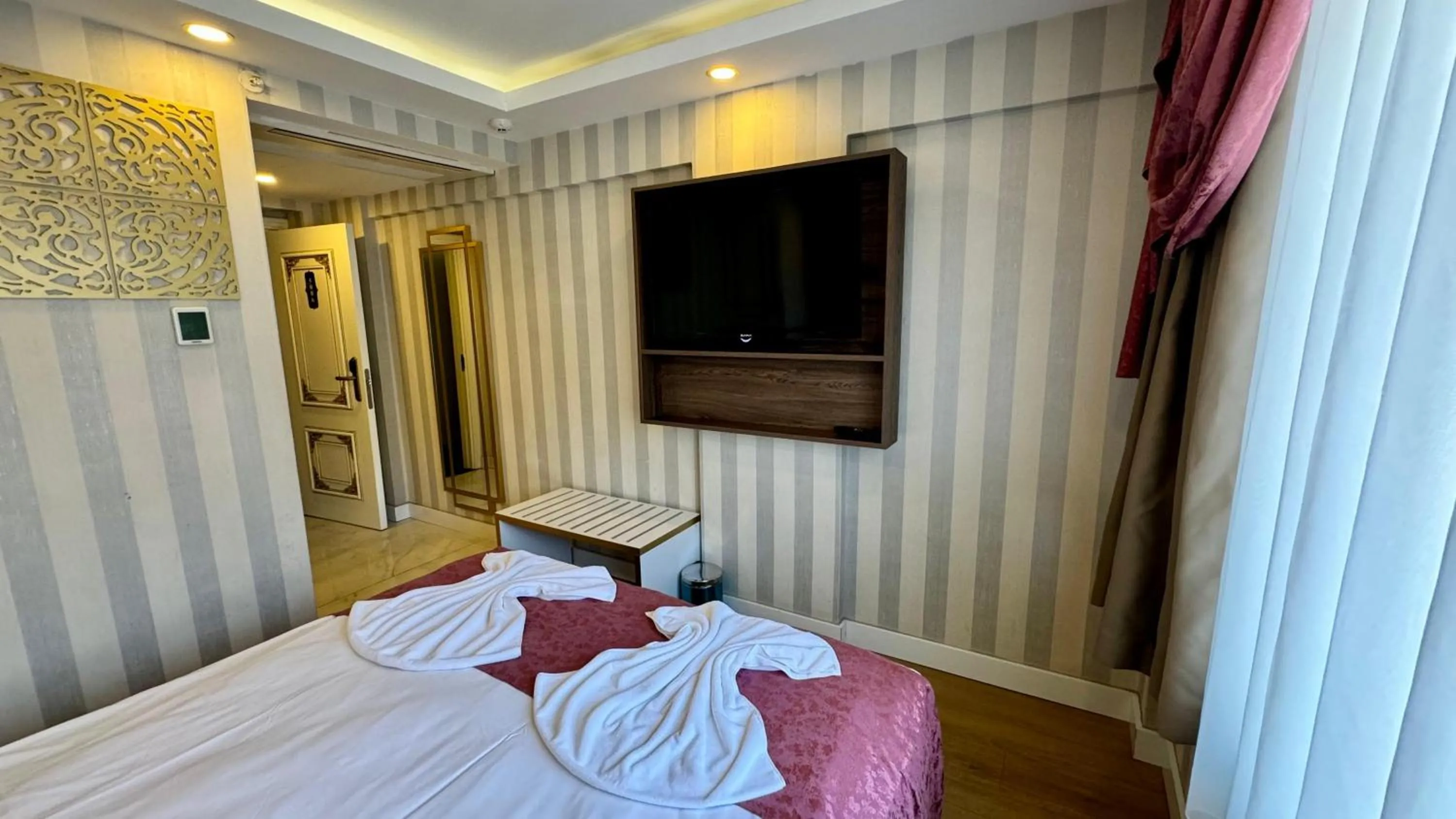 Bedroom, Bed in Burj Al Istanbul