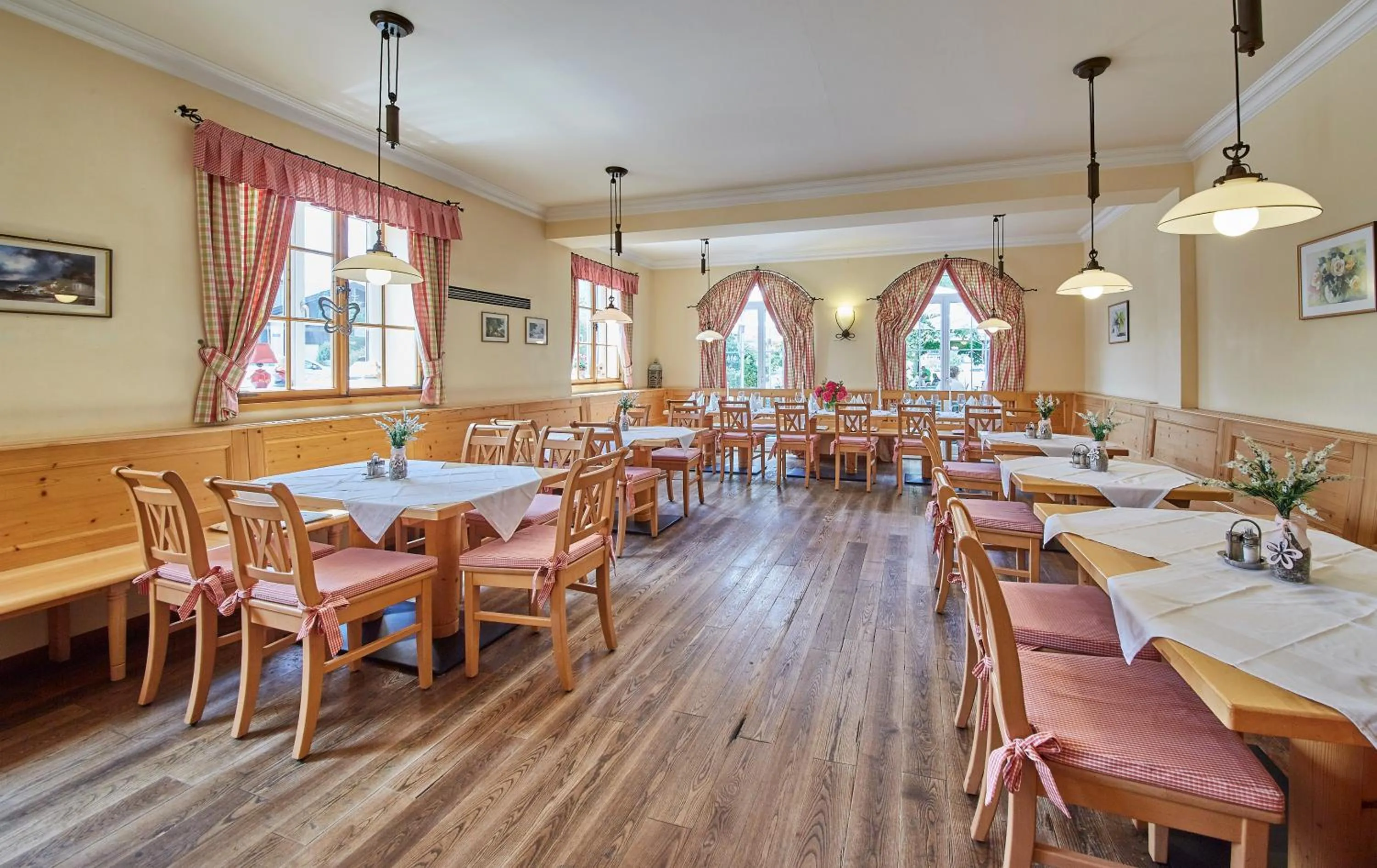 Restaurant/places to eat in Hotel Die Pflegerbrücke