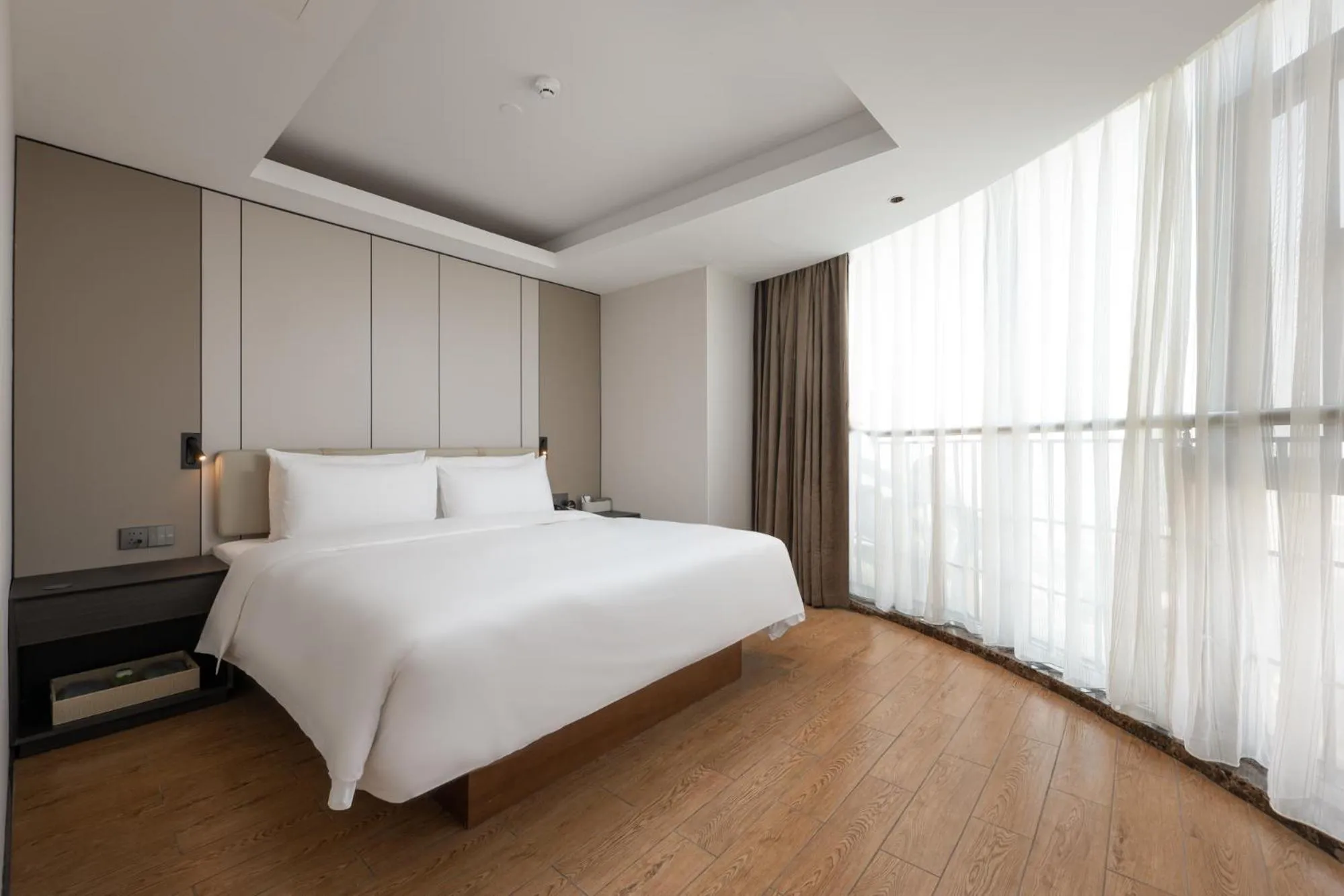Photo of the whole room, Bed in Atour Hotel Guangzhou Yueqiao Branch