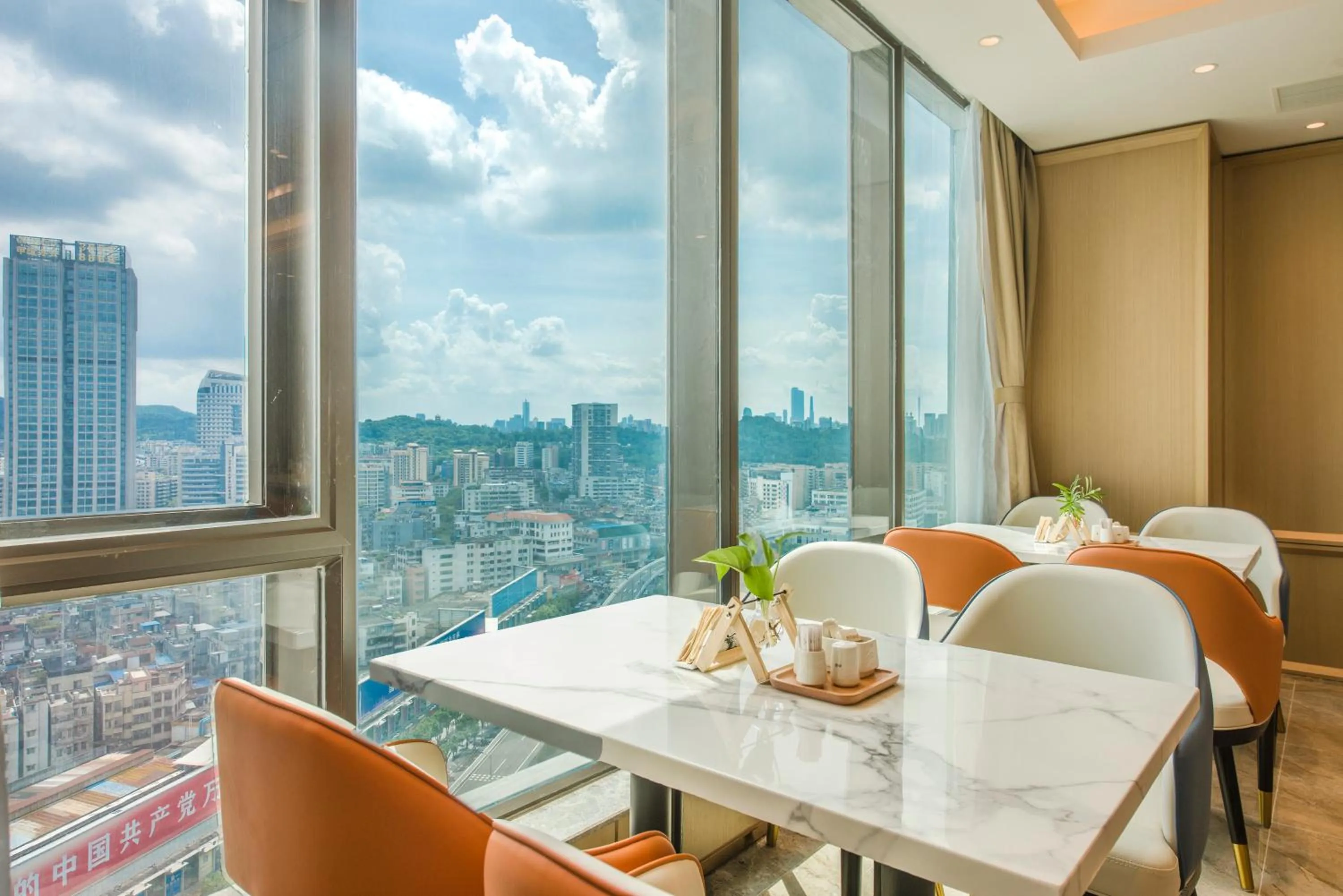 Dining area in Atour Hotel Guangzhou Yueqiao Branch