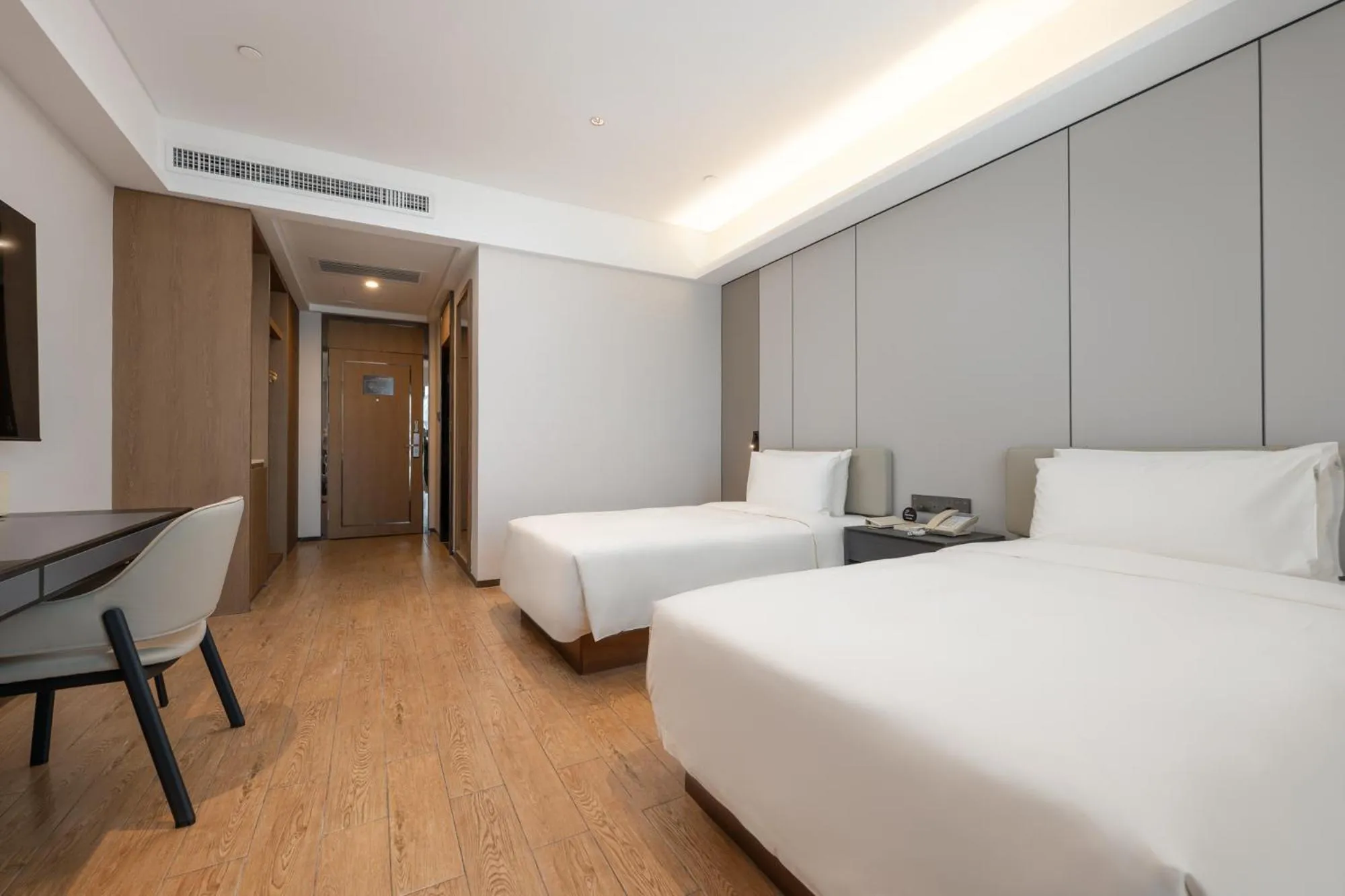 Bed in Atour Hotel Guangzhou Yueqiao Branch