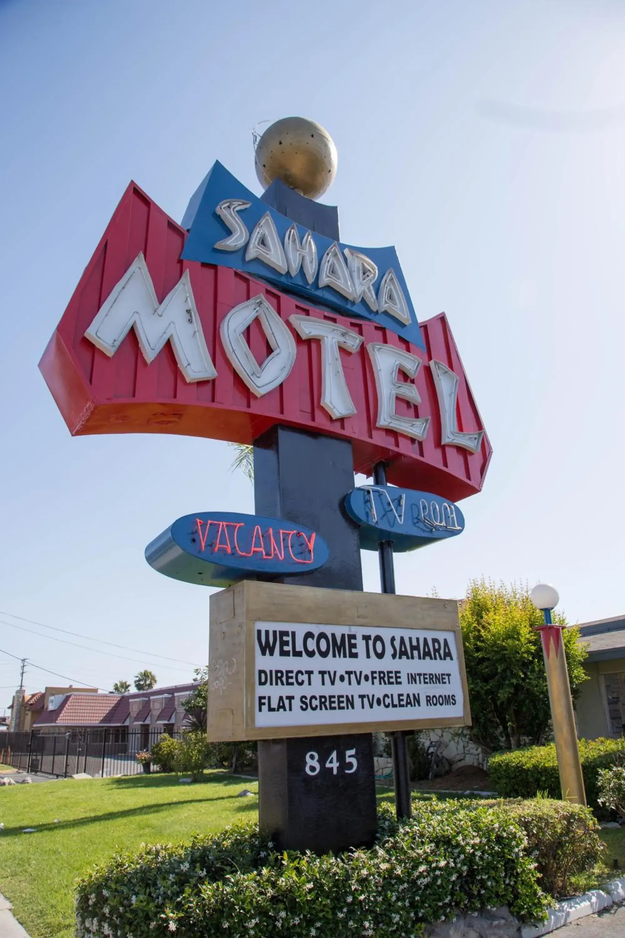 Day, Property Building in Sahara Motel