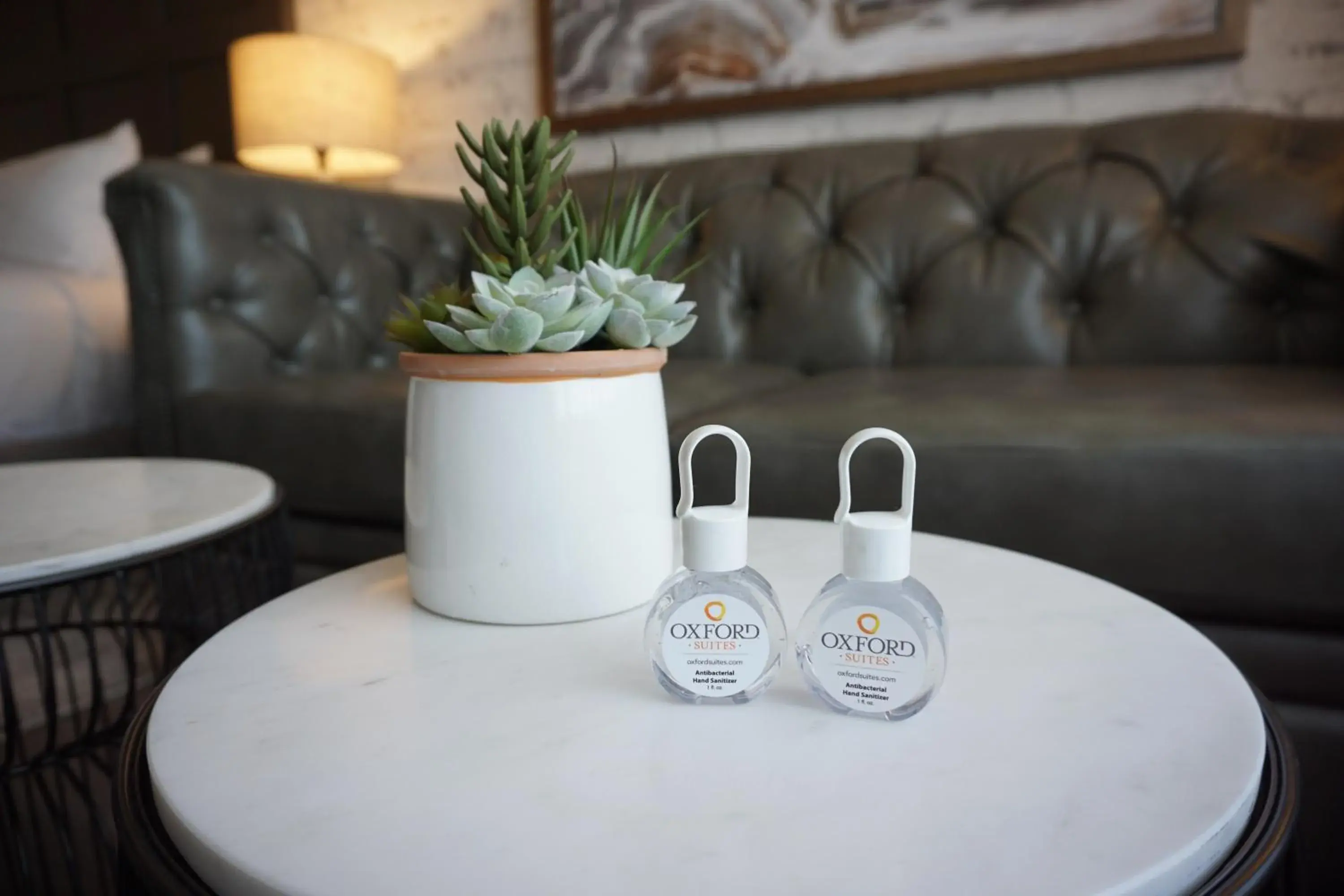 Living room in Oxford Suites Chico Living room in Oxford Suites Chico