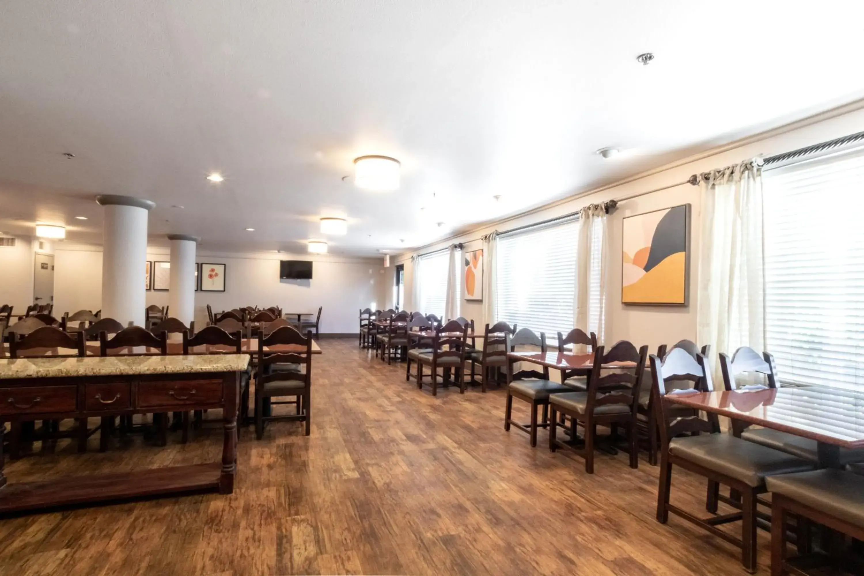 Food and drinks in Oxford Suites Chico Food and drinks in Oxford Suites Chico