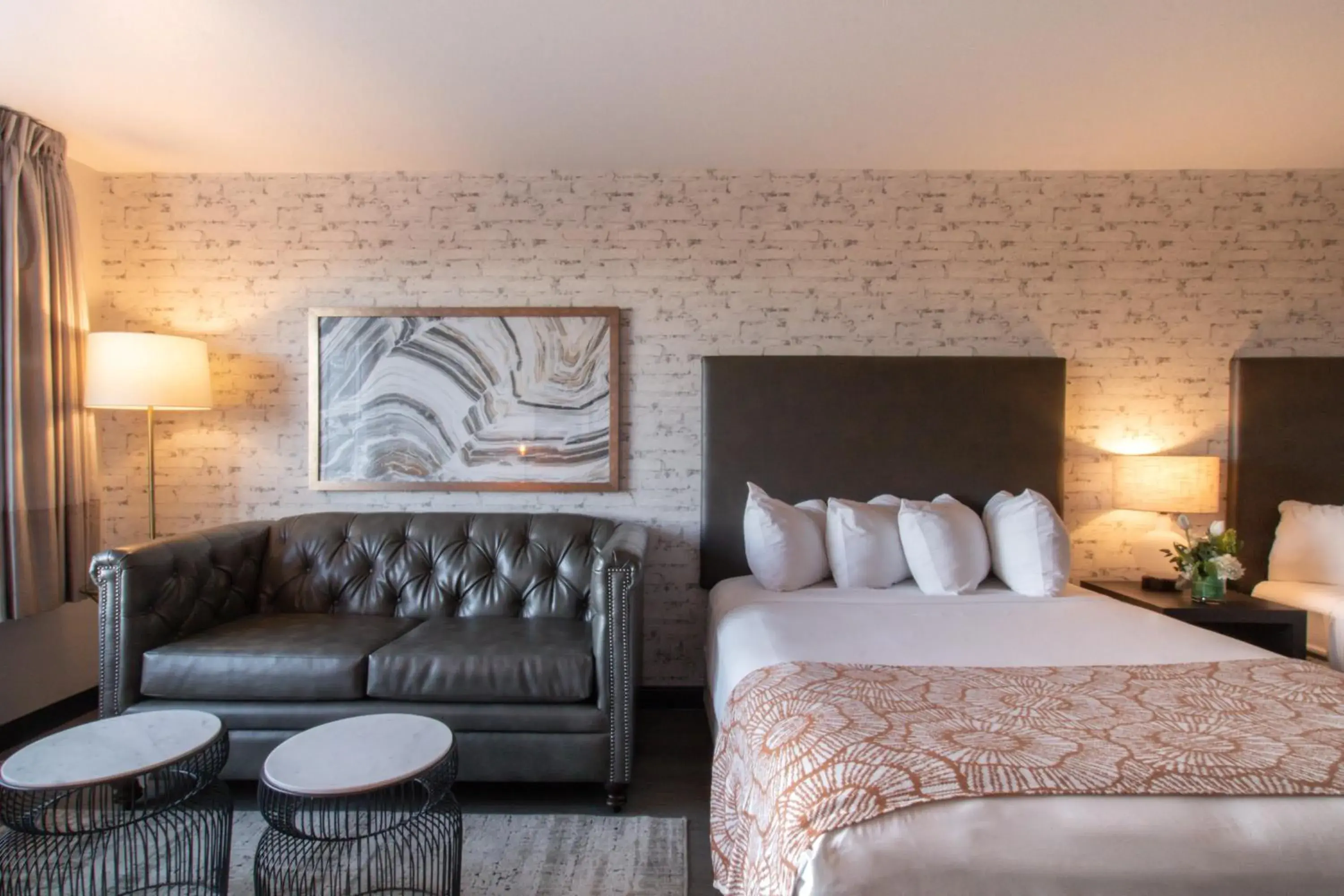 Bed in Oxford Suites Chico Bed in Oxford Suites Chico