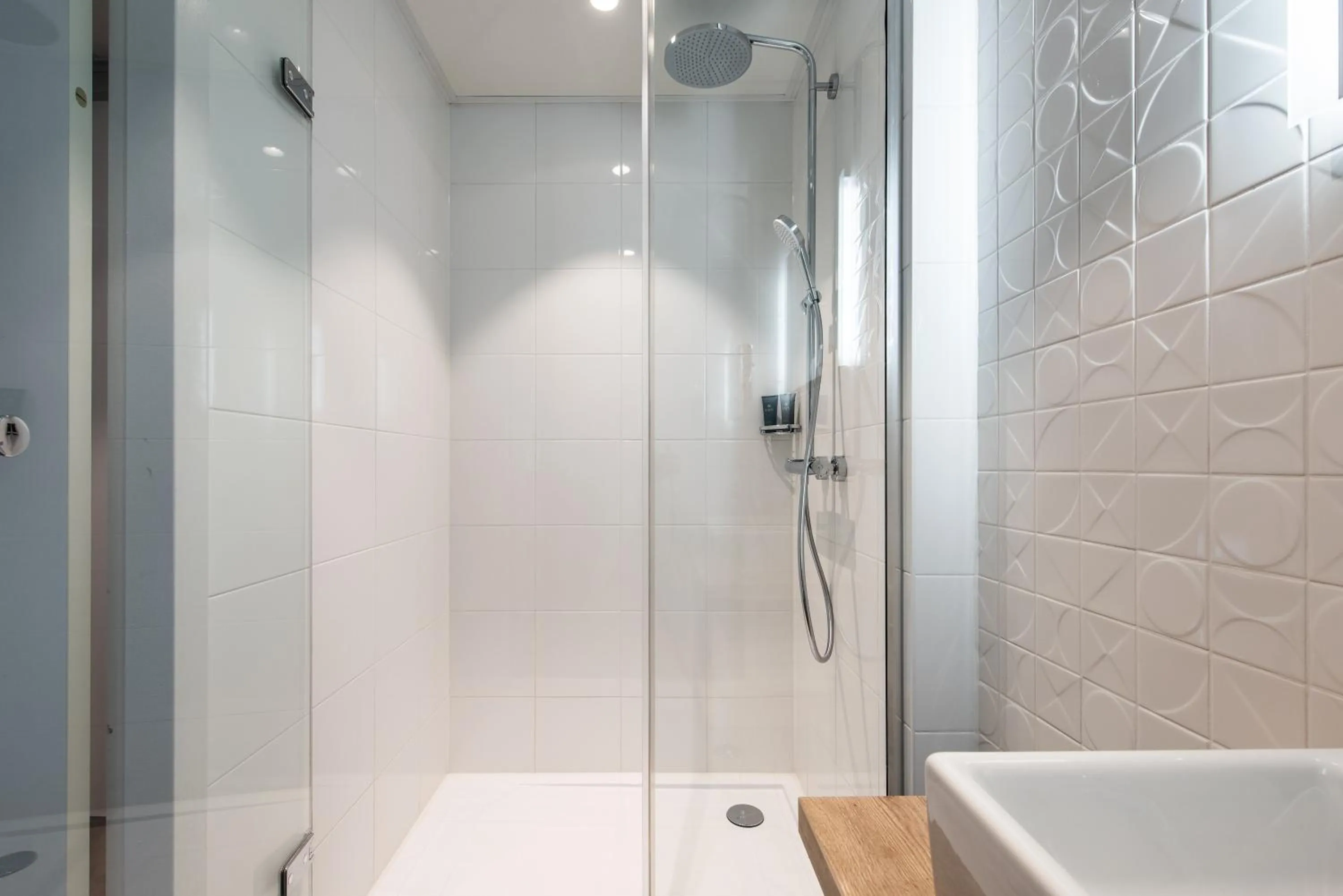 Shower in Numa Amsterdam Docklands