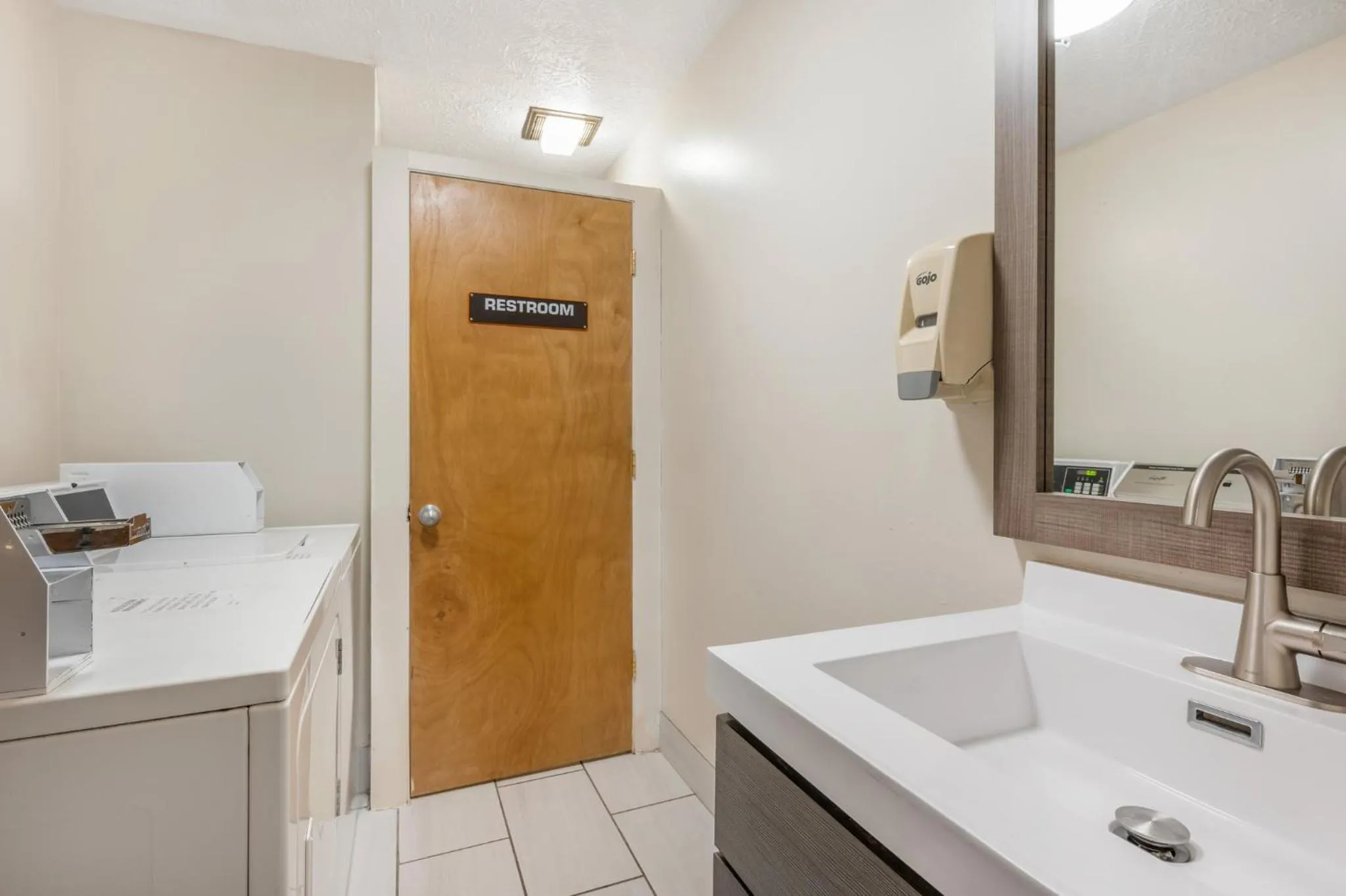 laundry in Red Roof Inn Greencastle South - Cloverdale