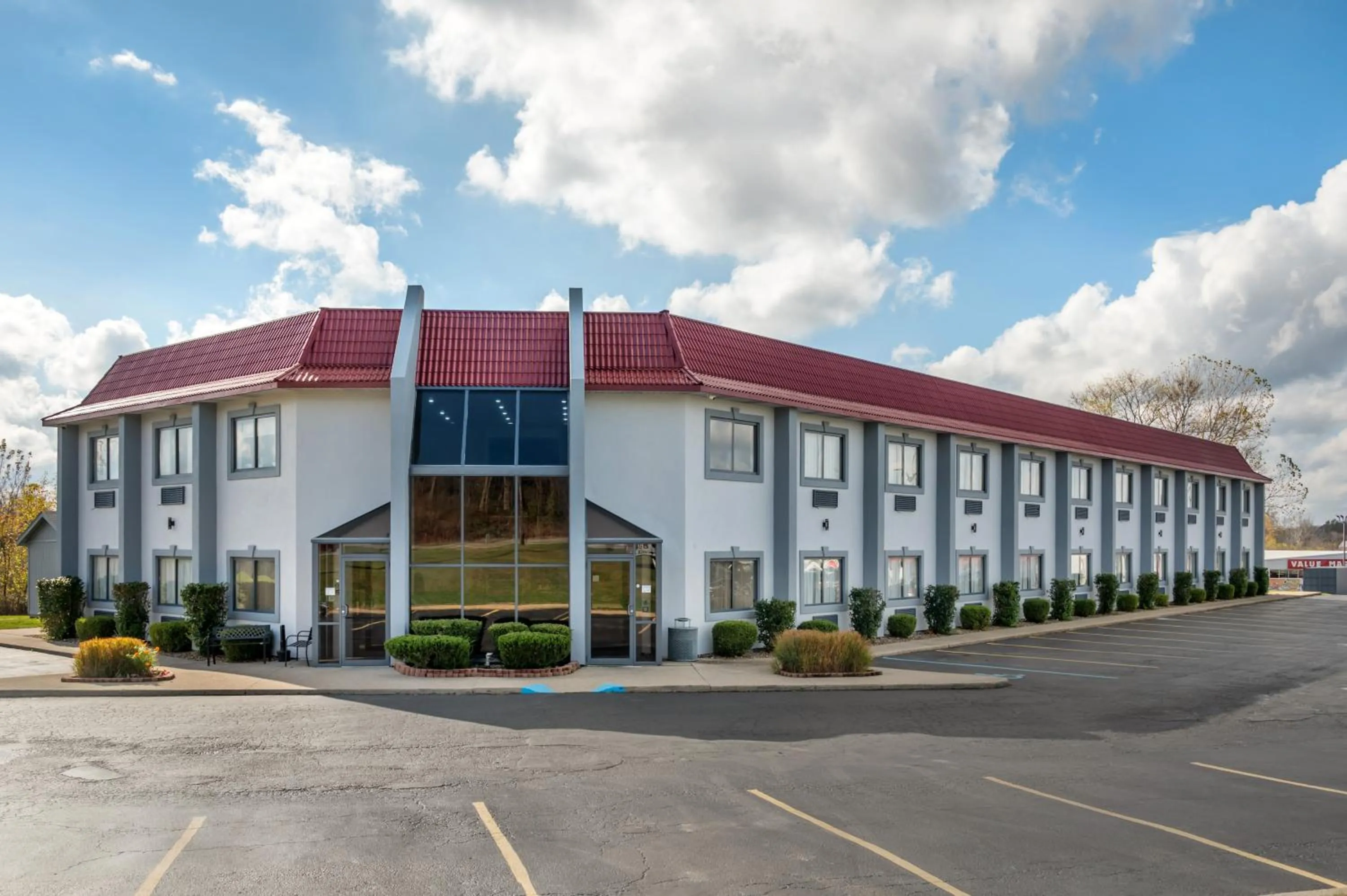 Property building in Red Roof Inn Greencastle South - Cloverdale