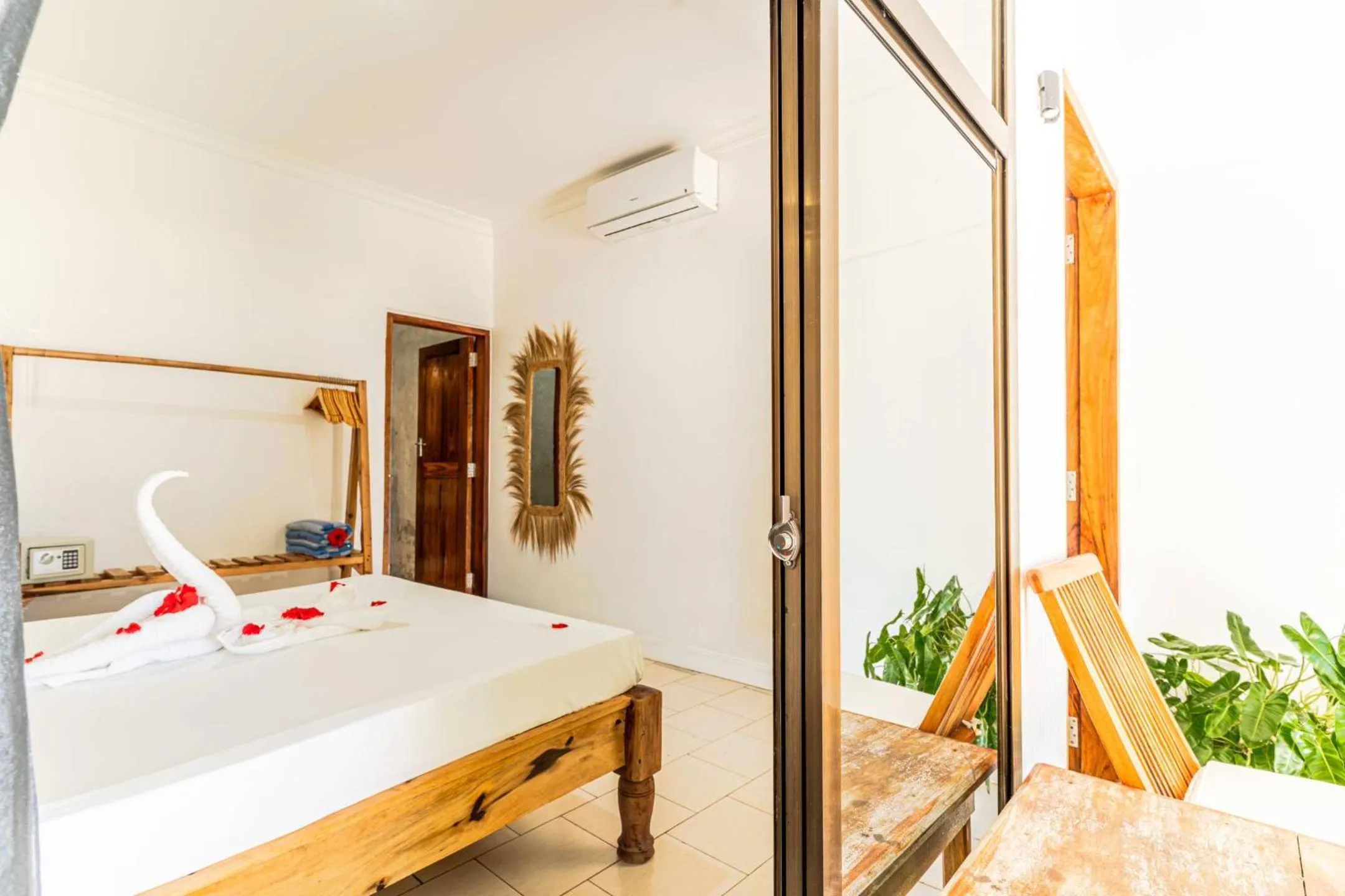 Bed in Marea Boutique Hotel