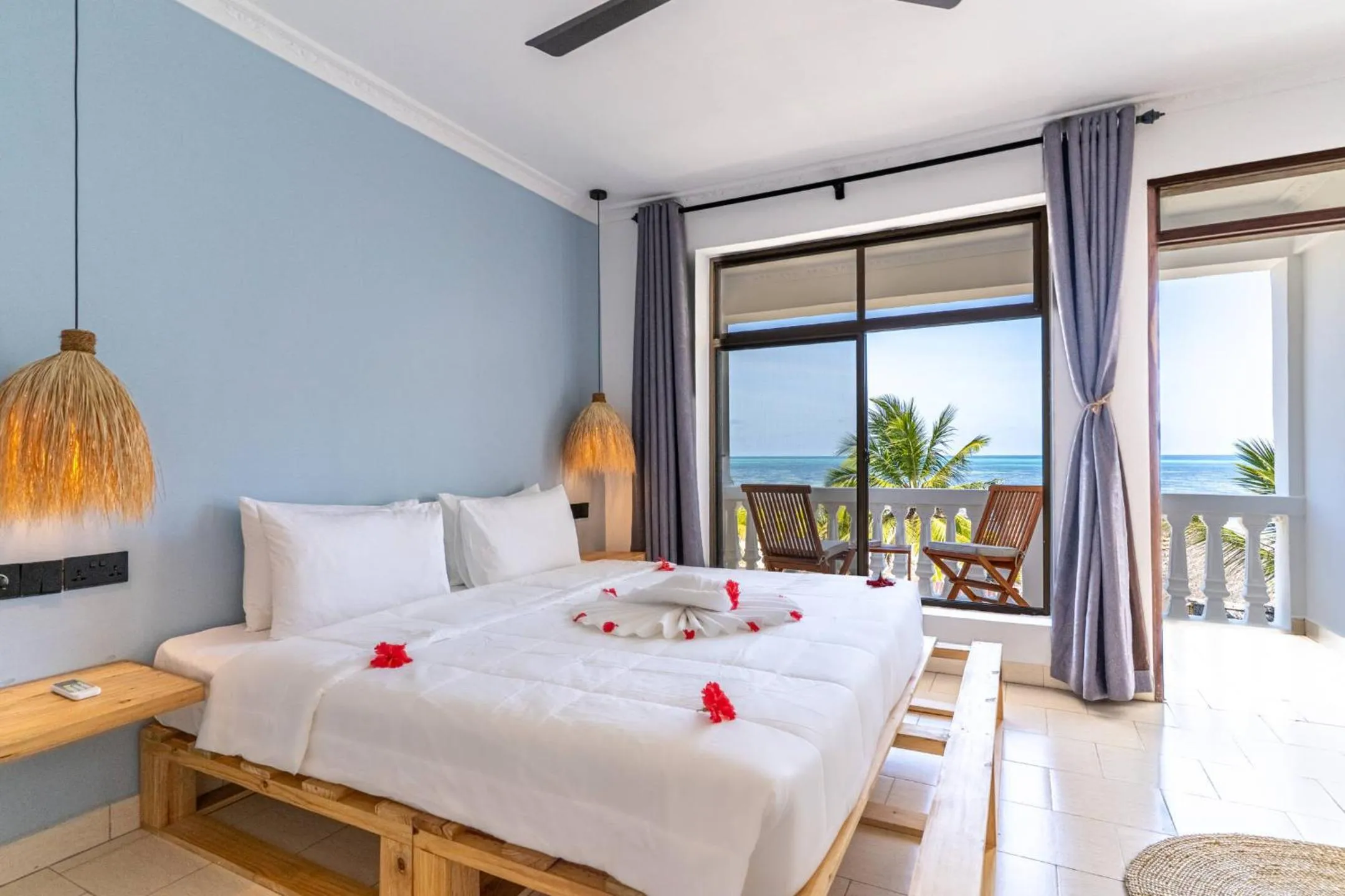 Photo of the whole room, Bed in Marea Boutique Hotel