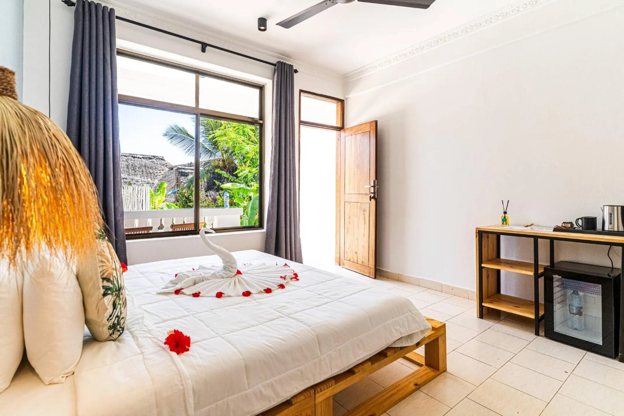 Photo of the whole room, Bed in Marea Boutique Hotel