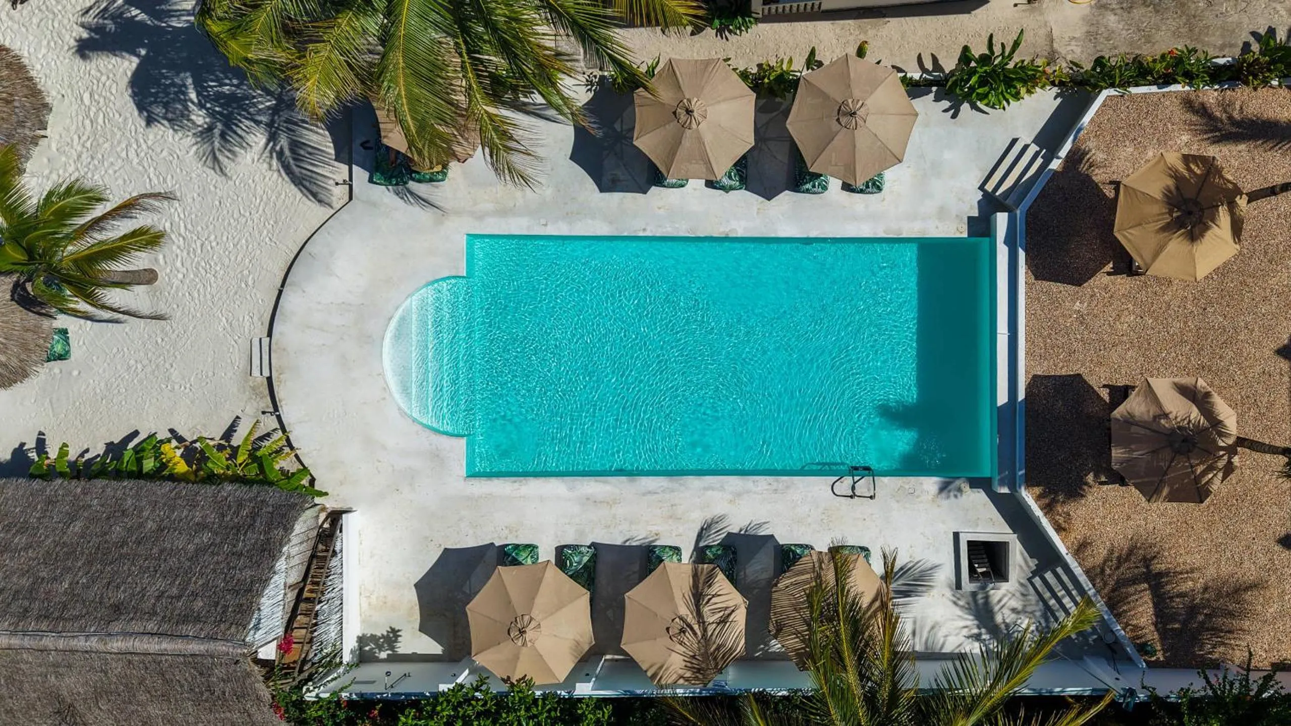 Swimming pool in Marea Boutique Hotel