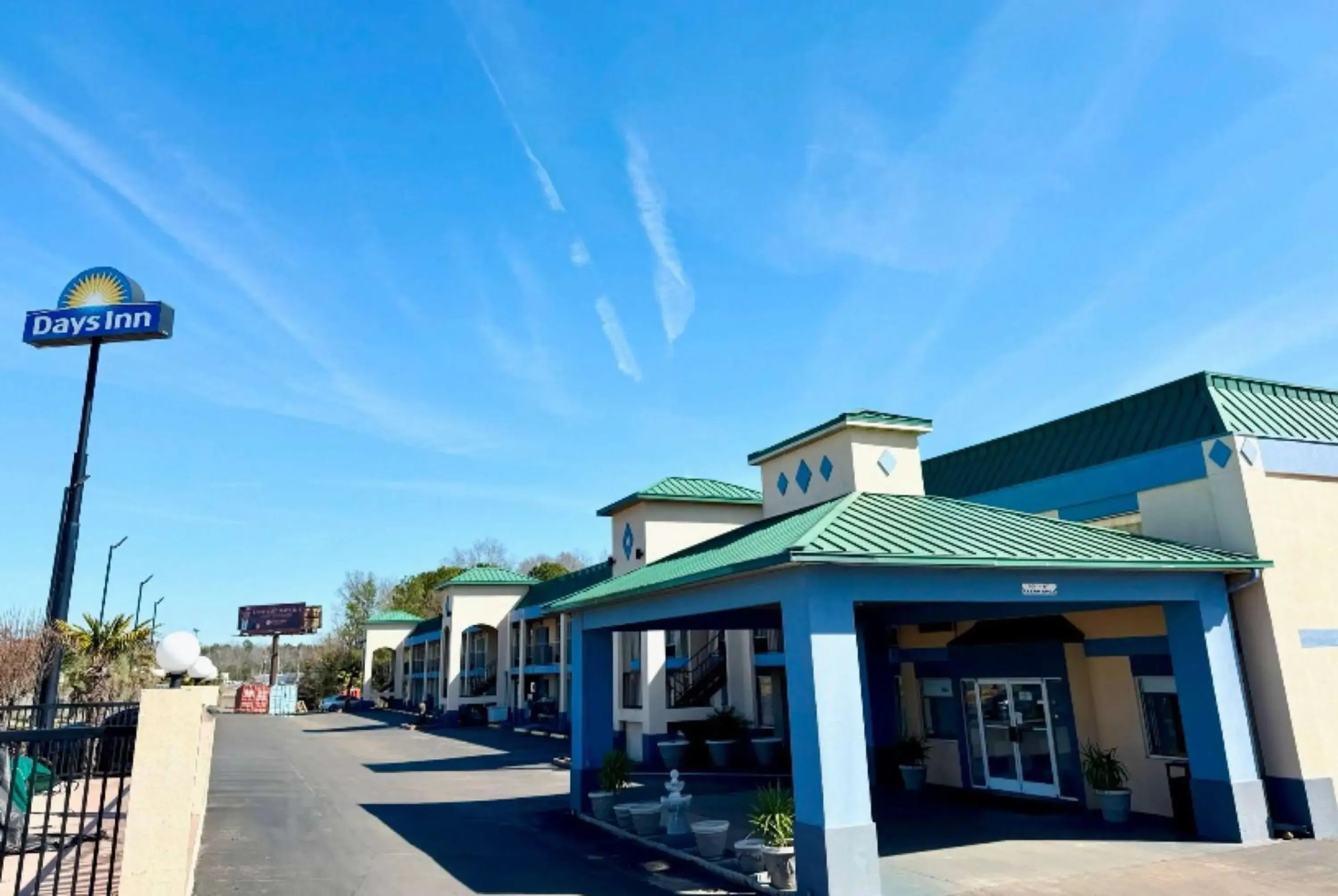 Property building in Days Inn by Wyndham Greenville Property building in Days Inn by Wyndham Greenville