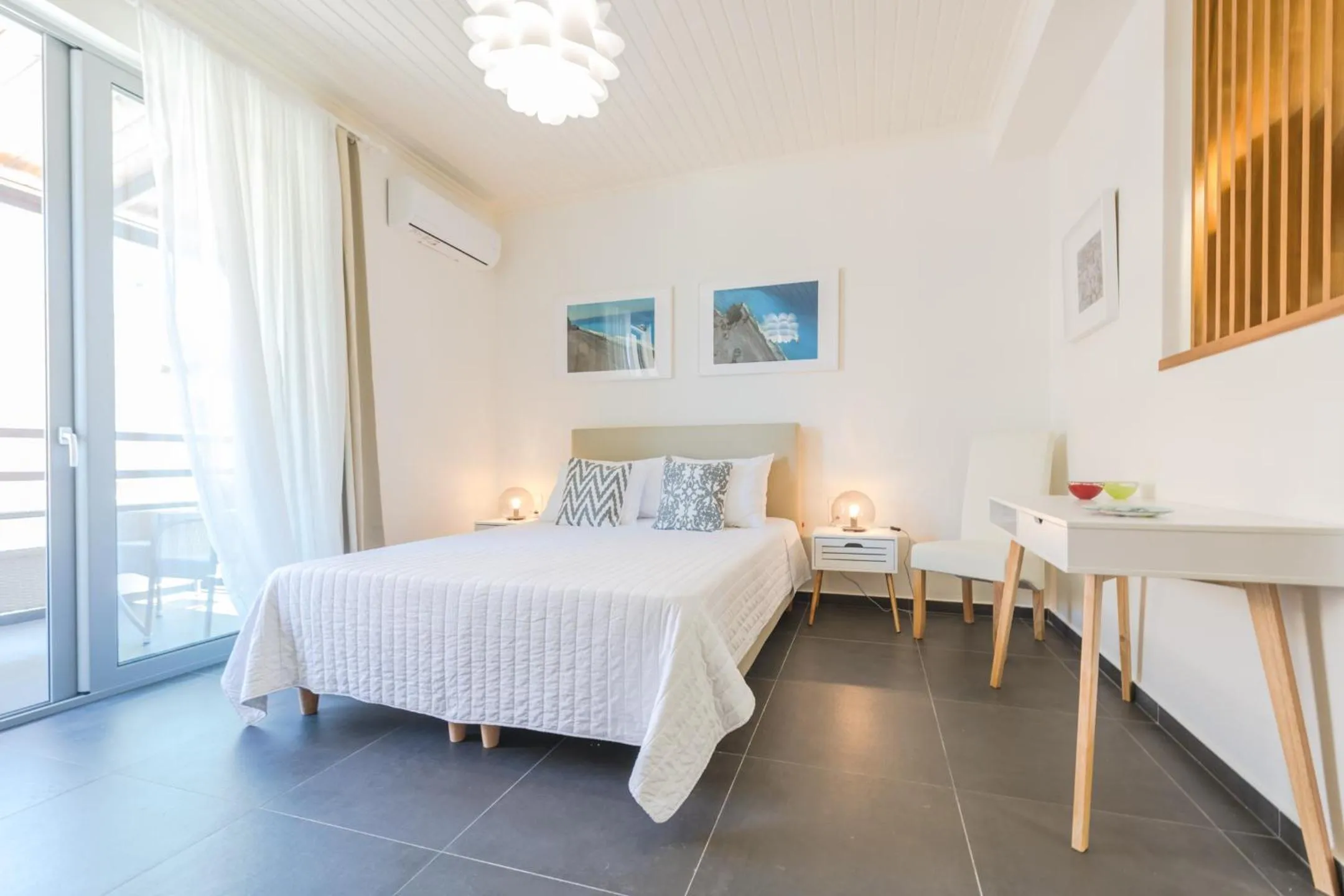 Bed in Rotunda Suites