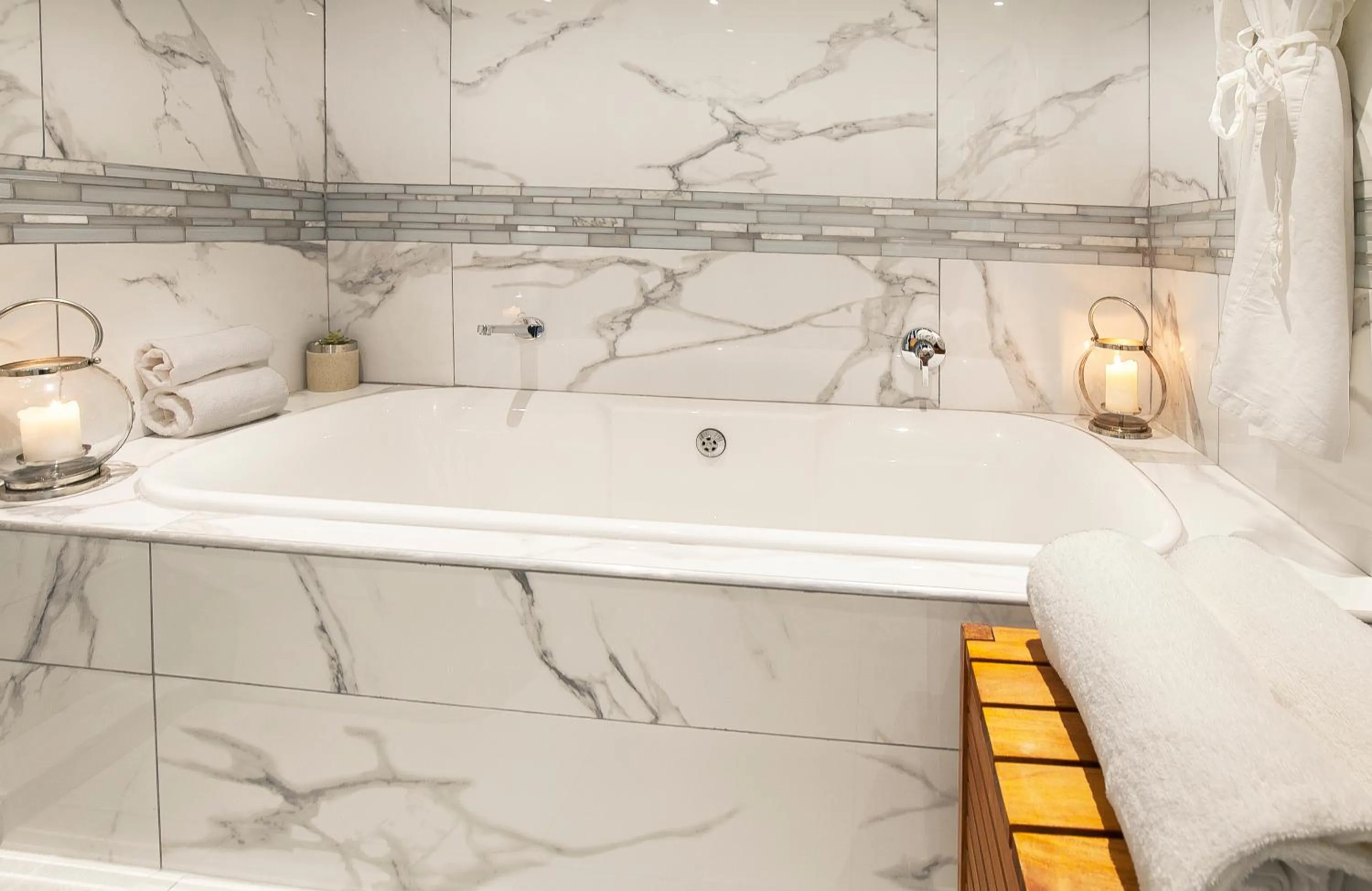 Hot Tub in Magellans Hotel