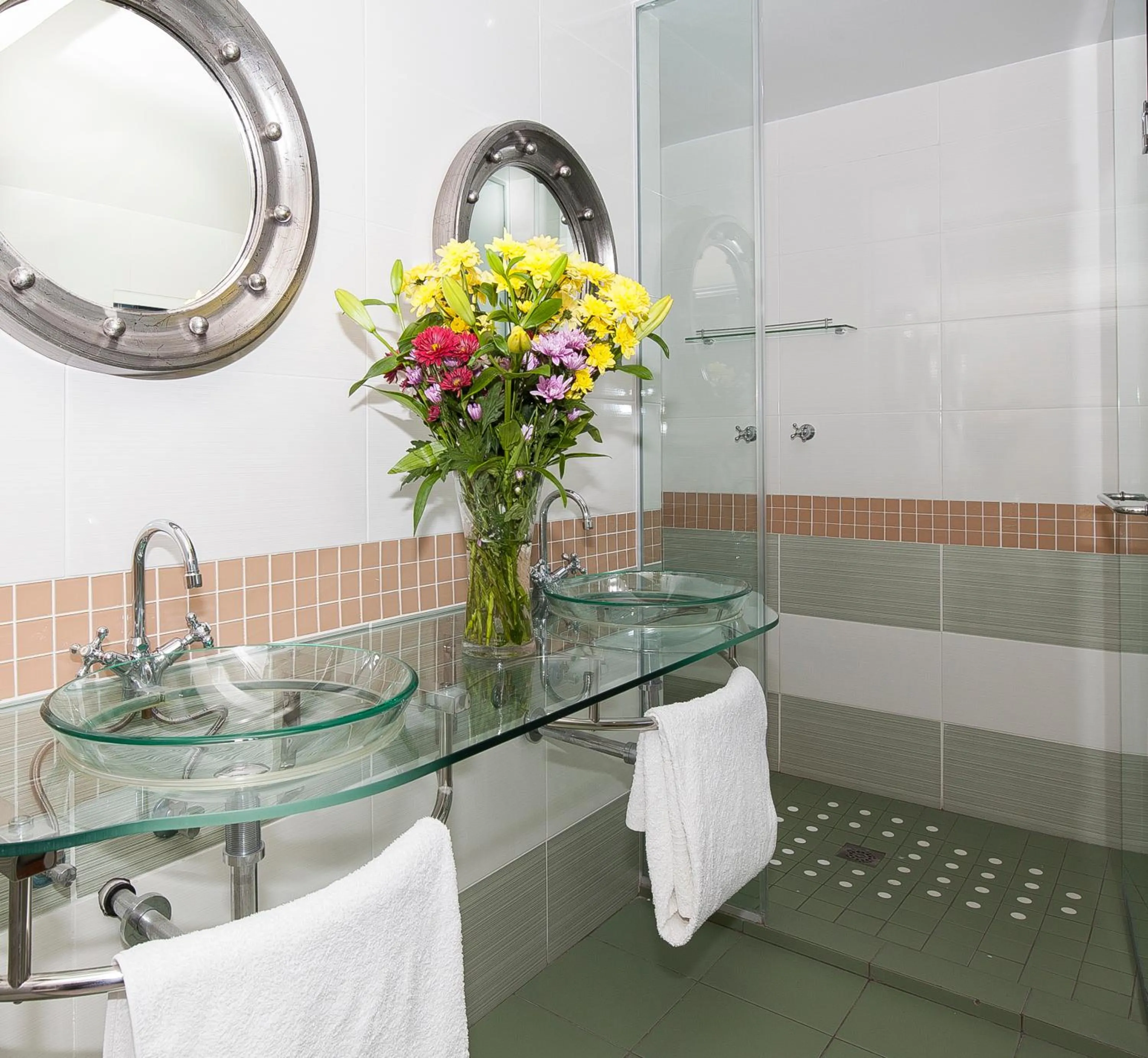 Bathroom in Magellans Hotel