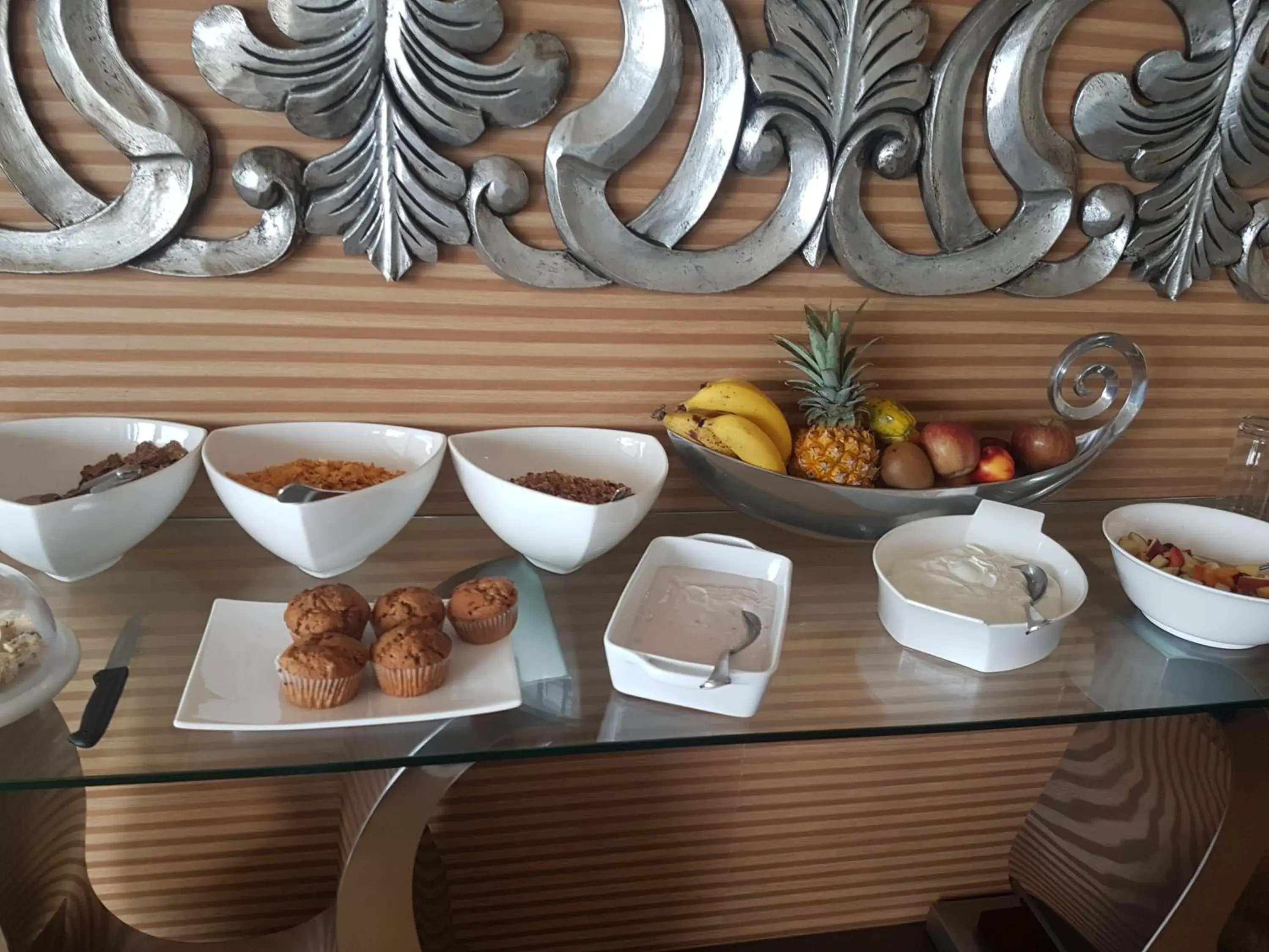 Food and drinks in Magellans Hotel Food and drinks in Magellans Hotel