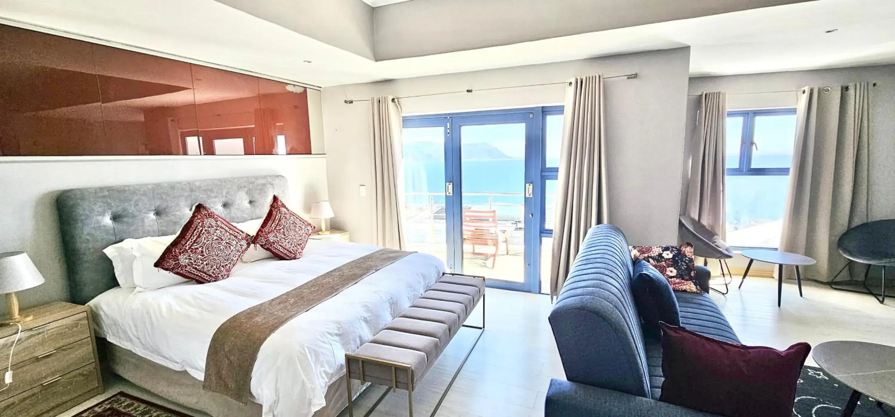 Bed in Magellans Hotel Bed in Magellans Hotel