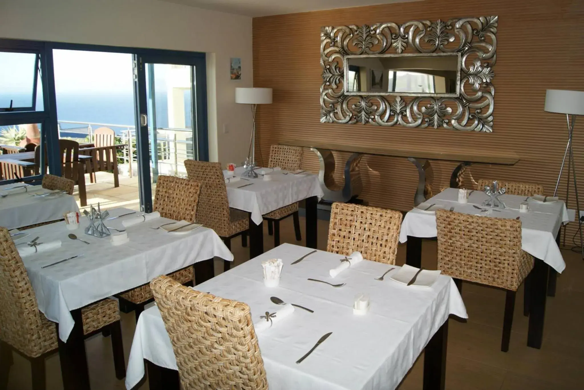 Restaurant/places to eat in Magellans Hotel Restaurant/places to eat in Magellans Hotel