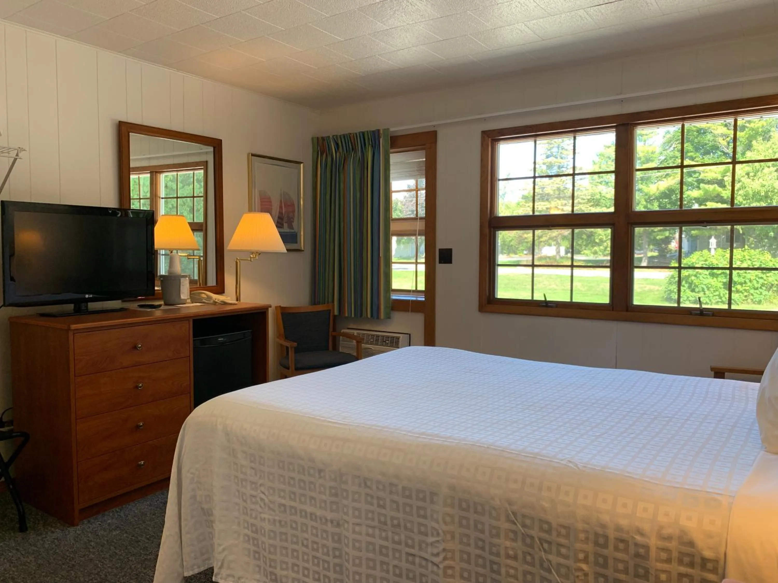 Bed in AppleCreek Resort-Hotel & Suites