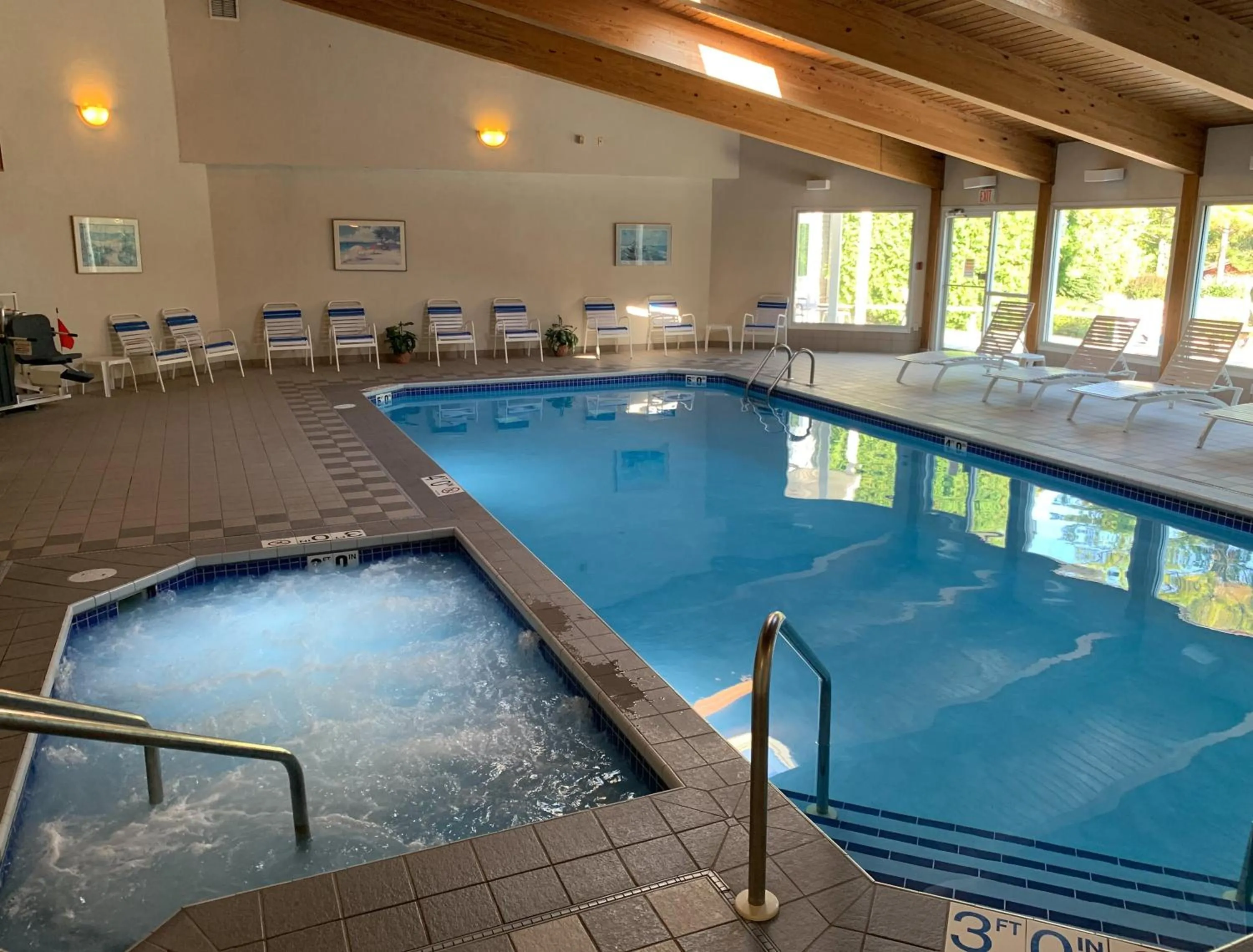 Swimming pool in AppleCreek Resort-Hotel & Suites