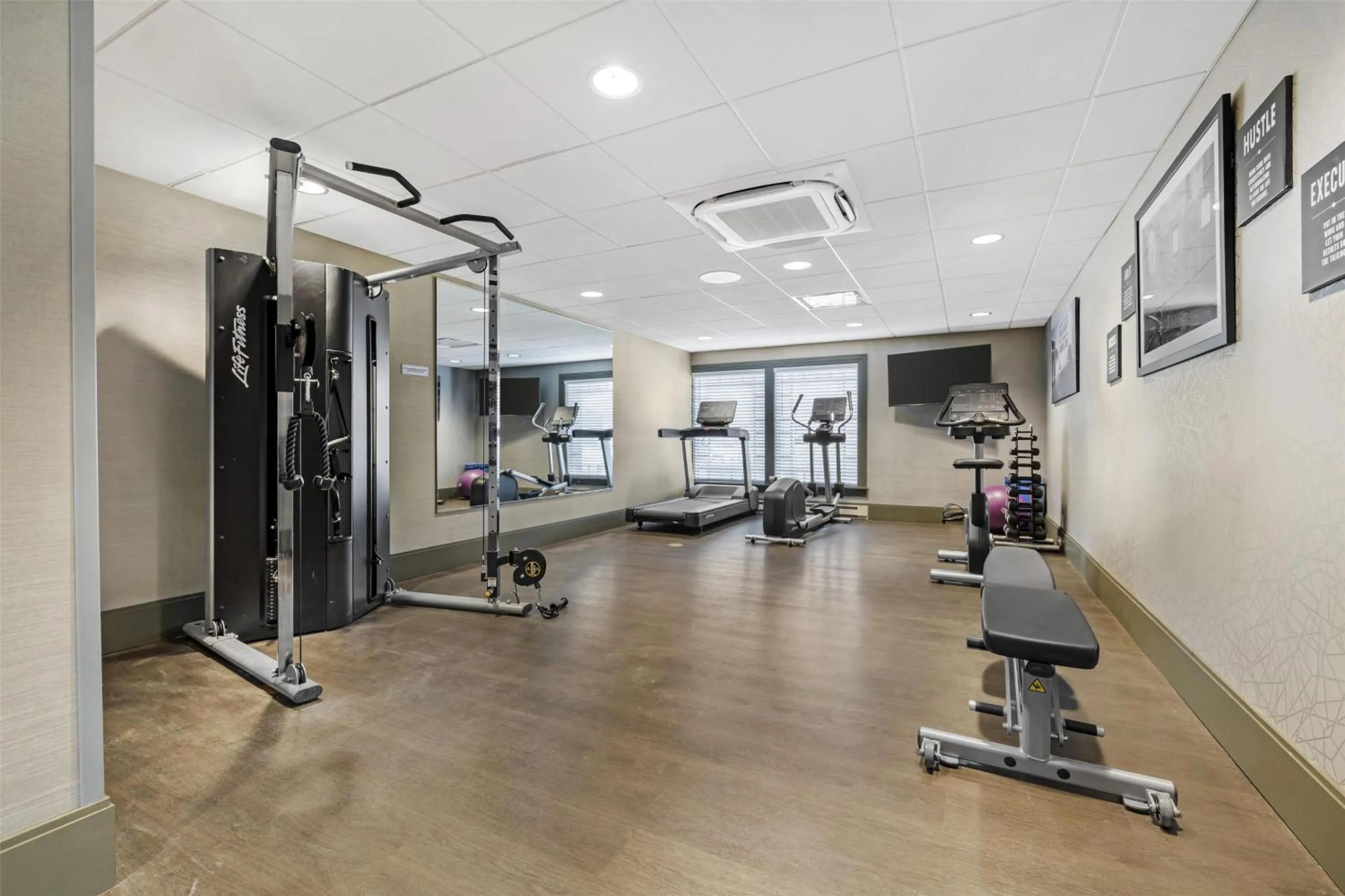 Fitness centre/facilities in Best Western Potsdam University Park Inn